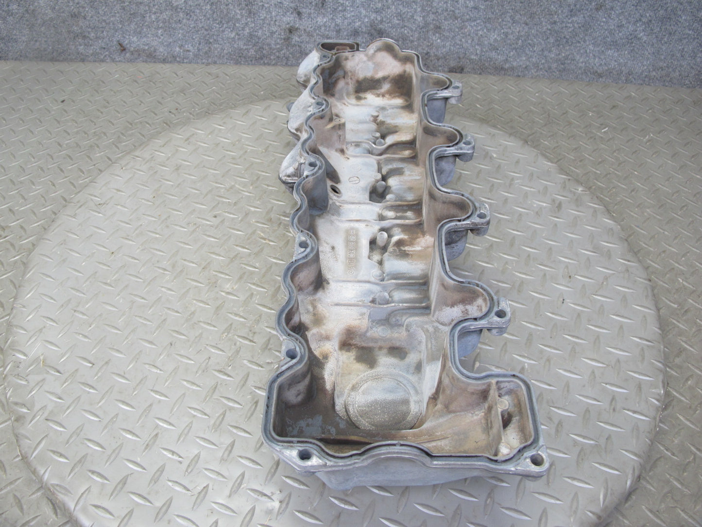 03-06 Mercedes R230 SL500 M113 Engine Right Side Cylinder Head Valve Cover OEM