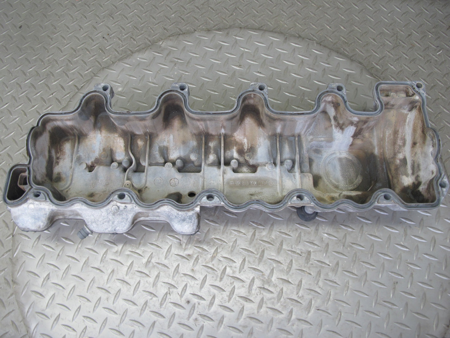 03-06 Mercedes R230 SL500 M113 Engine Right Side Cylinder Head Valve Cover OEM