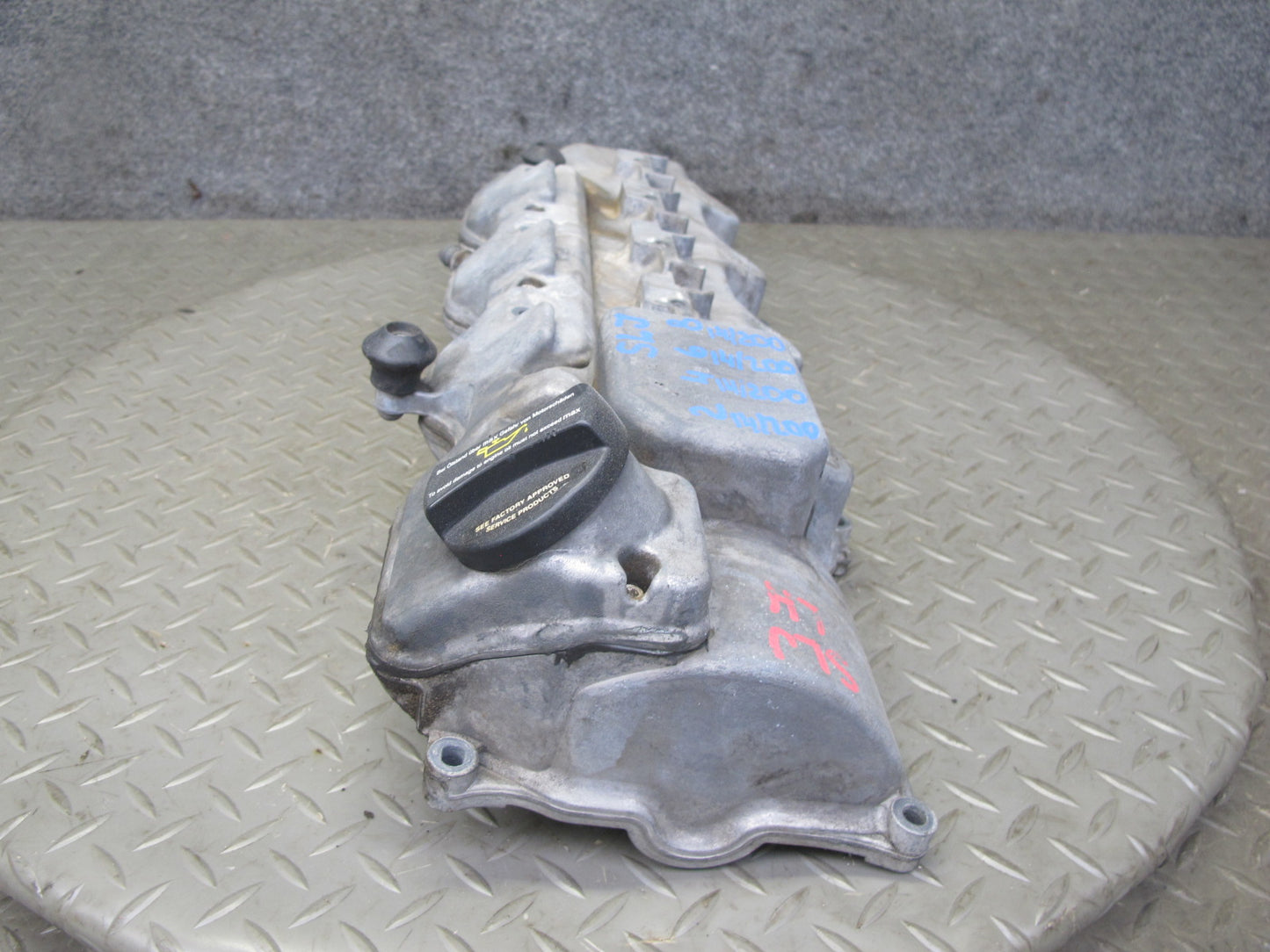 03-06 Mercedes R230 SL500 M113 Engine Left Side Cylinder Head Valve Cover OEM