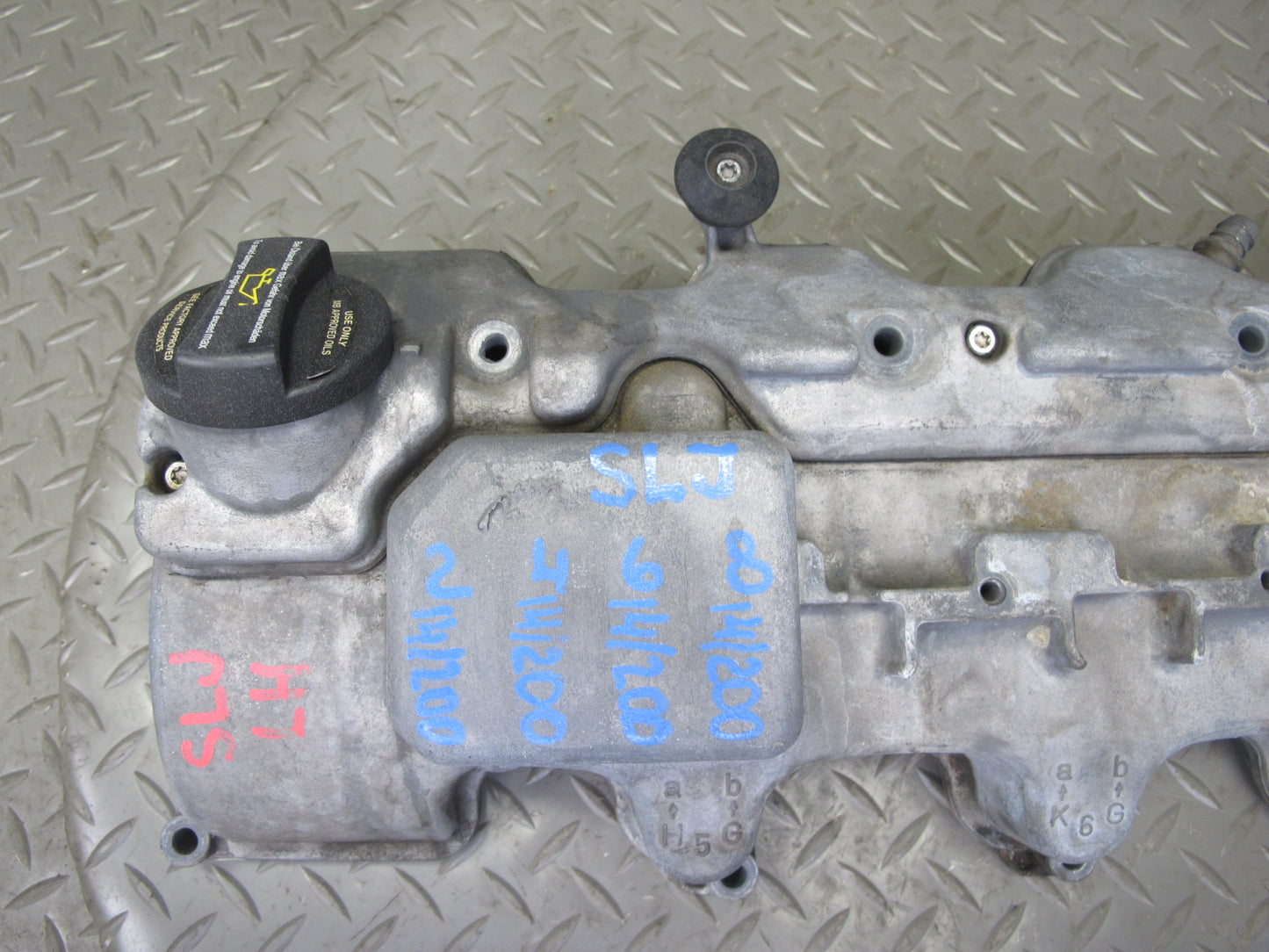 03-06 Mercedes R230 SL500 M113 Engine Left Side Cylinder Head Valve Cover OEM