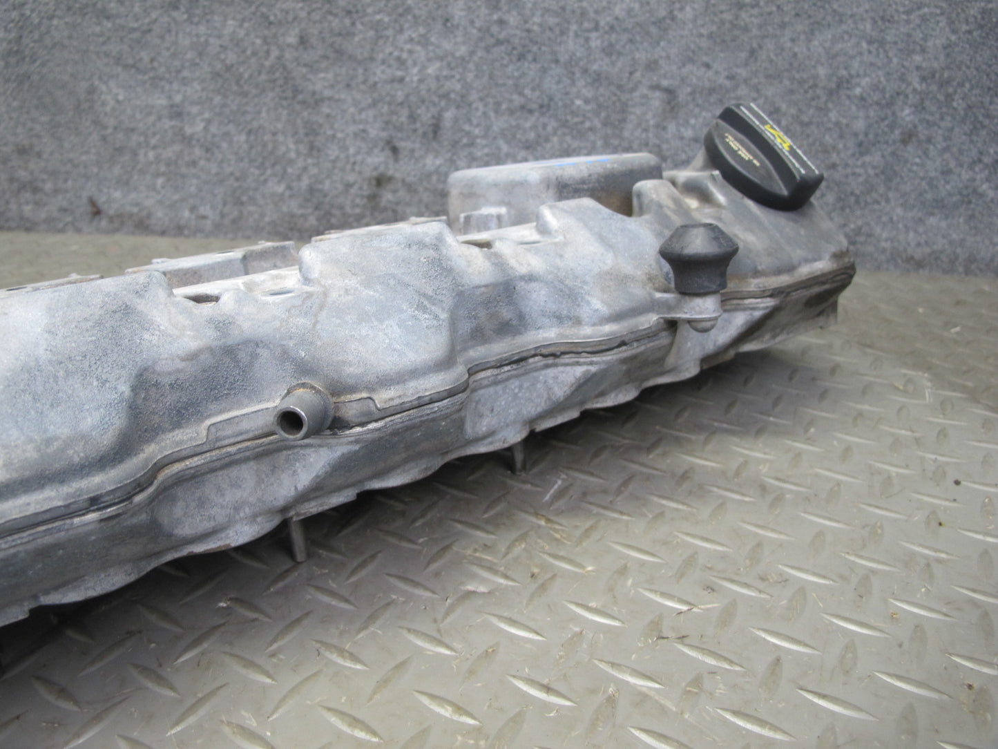 03-06 Mercedes R230 SL500 M113 Engine Left Side Cylinder Head Valve Cover OEM