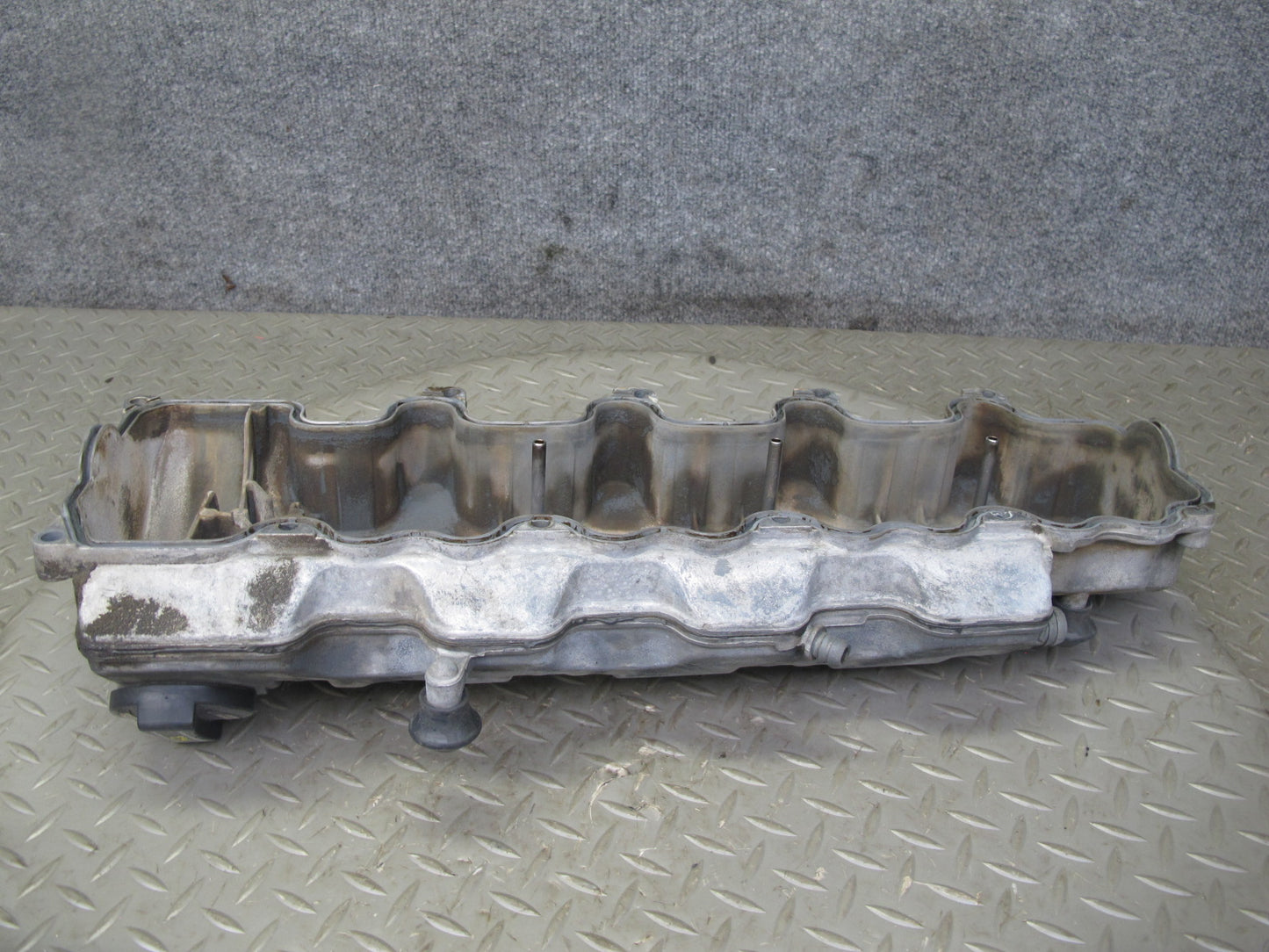 03-06 Mercedes R230 SL500 M113 Engine Left Side Cylinder Head Valve Cover OEM