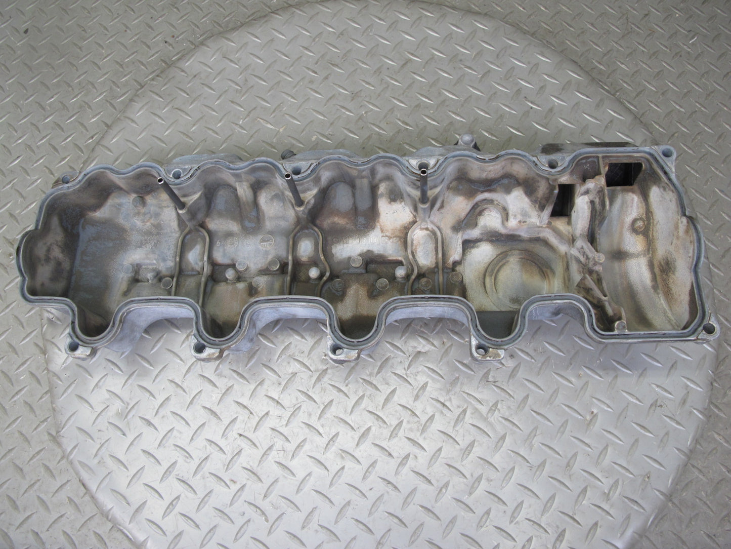 03-06 Mercedes R230 SL500 M113 Engine Left Side Cylinder Head Valve Cover OEM
