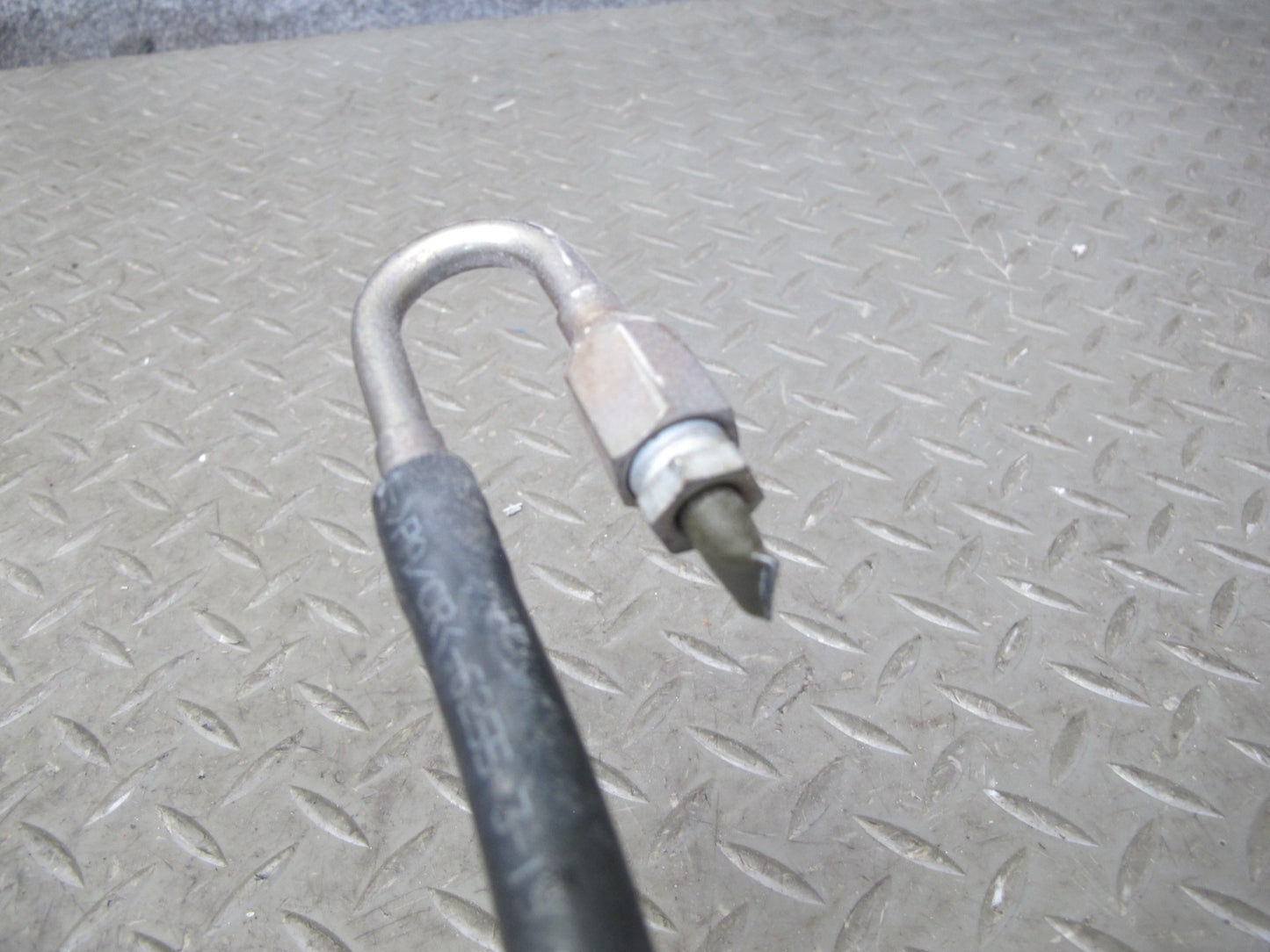 03-06 Mercedes R230 SL500 M113 Engine Fuel Rail w Injector & Hose Set OEM