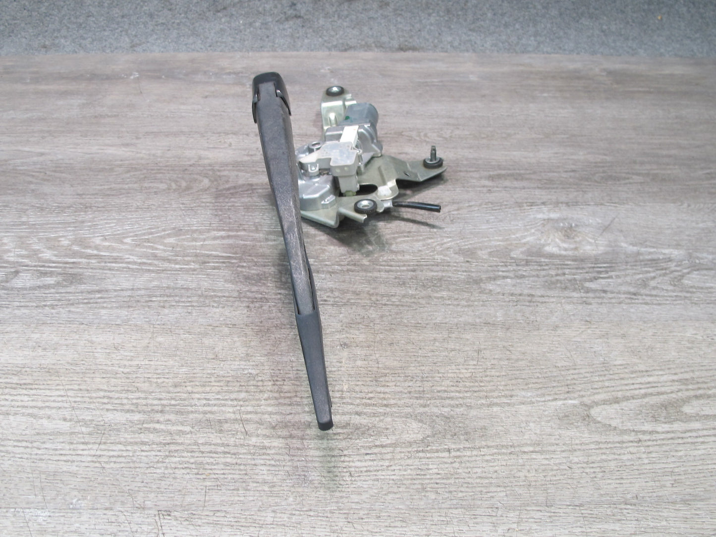 2011-2017 Infiniti QX56 QX80 Rear Liftgate Tailgate Trunk Wiper Motor W/ Arm