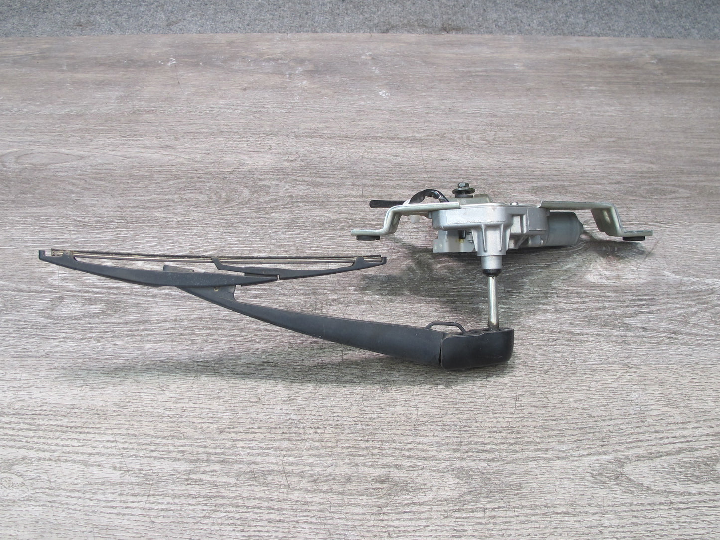 2011-2017 Infiniti QX56 QX80 Rear Liftgate Tailgate Trunk Wiper Motor W/ Arm