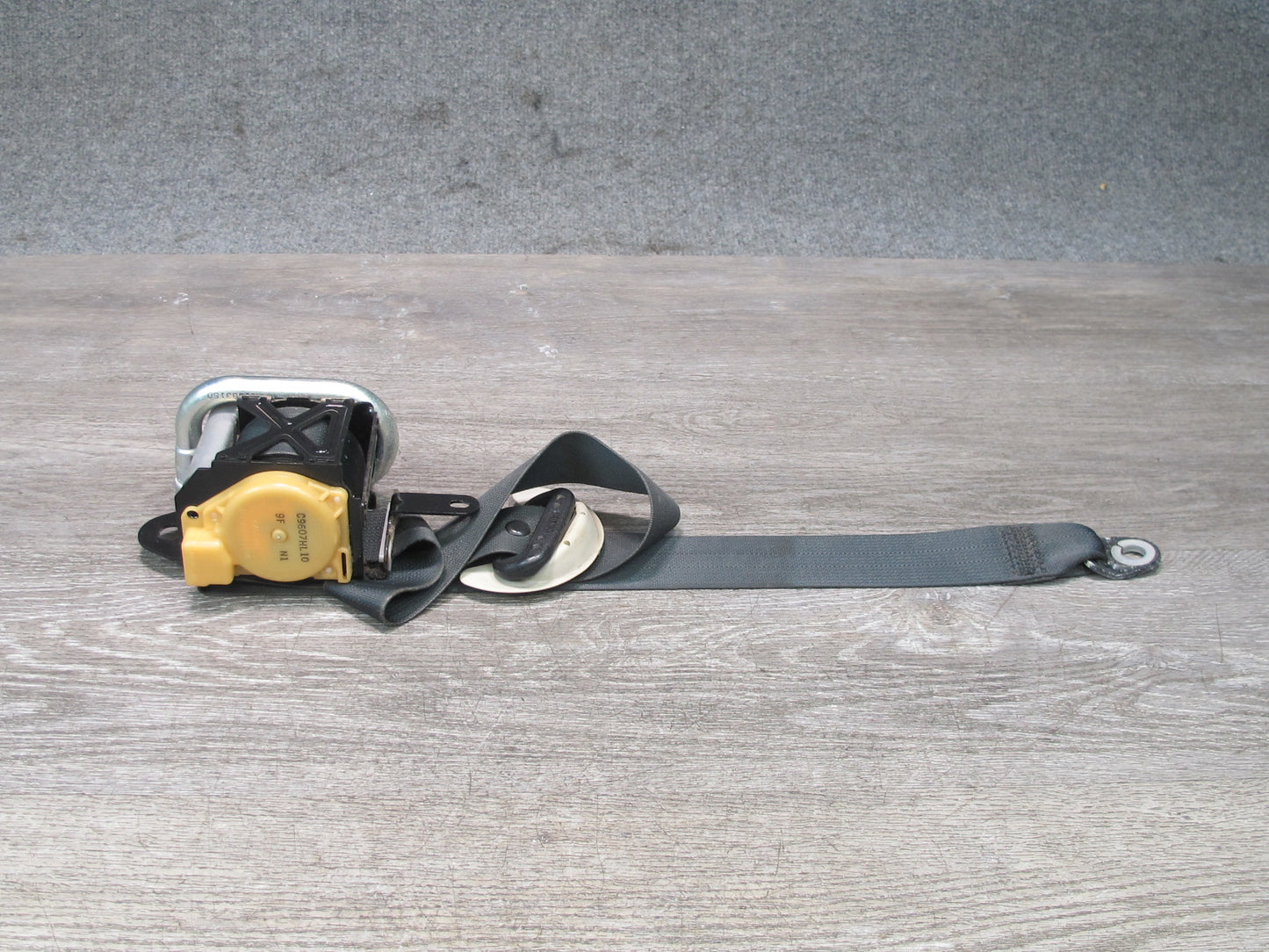 11-20 INFINITI QX56 QX80 FRONT LEFT DRIVER SIDE SEATBELT RETRACTOR OEM