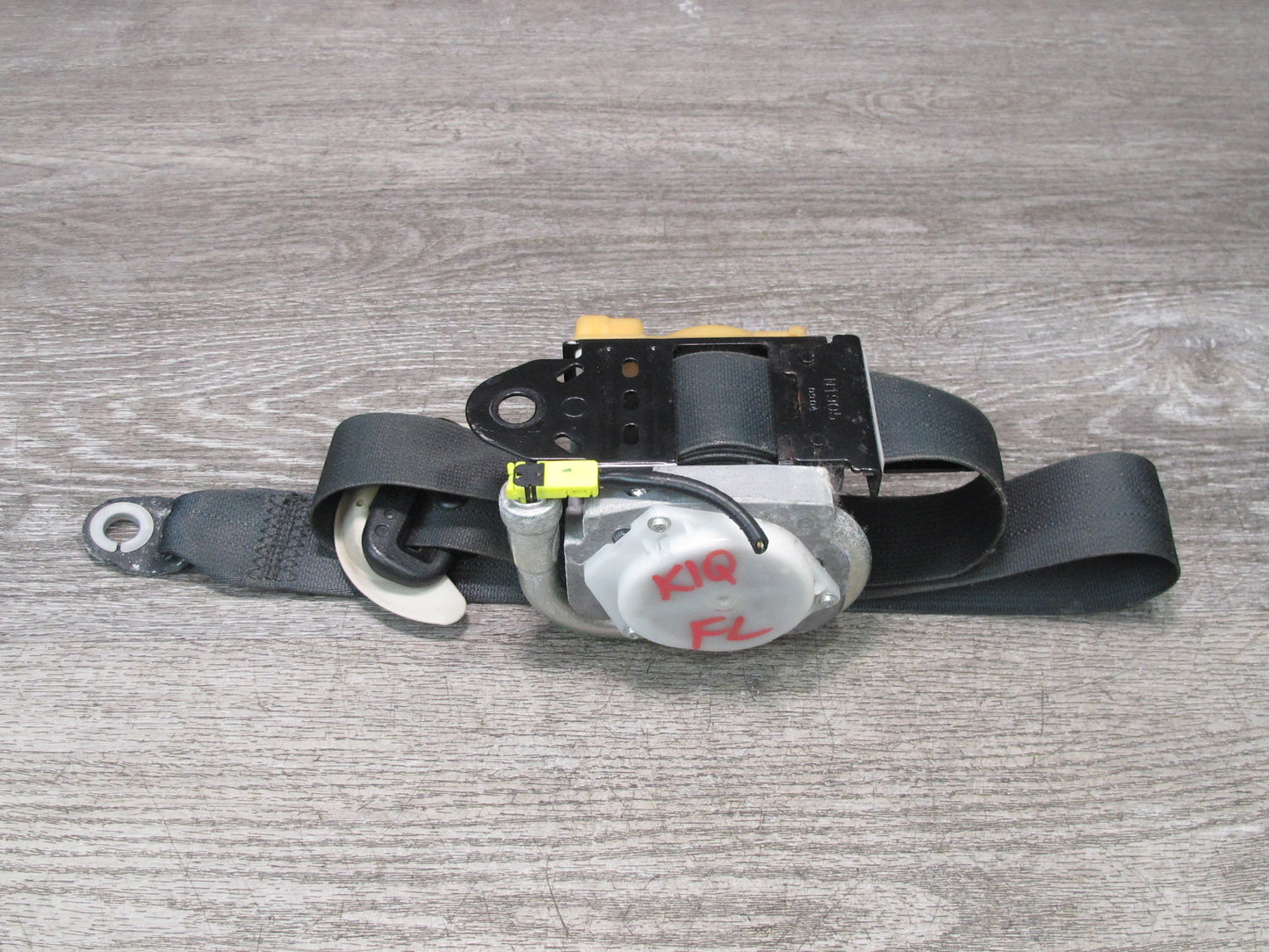 11-20 INFINITI QX56 QX80 FRONT LEFT DRIVER SIDE SEATBELT RETRACTOR OEM