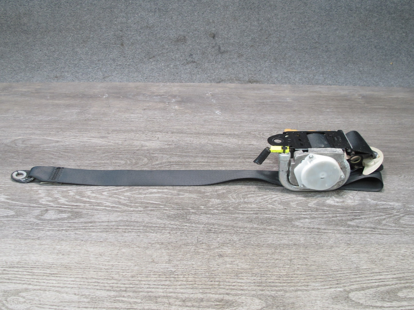 11-20 INFINITI QX56 QX80 FRONT RIGHT PASSENGER SIDE SEATBELT RETRACTOR OEM