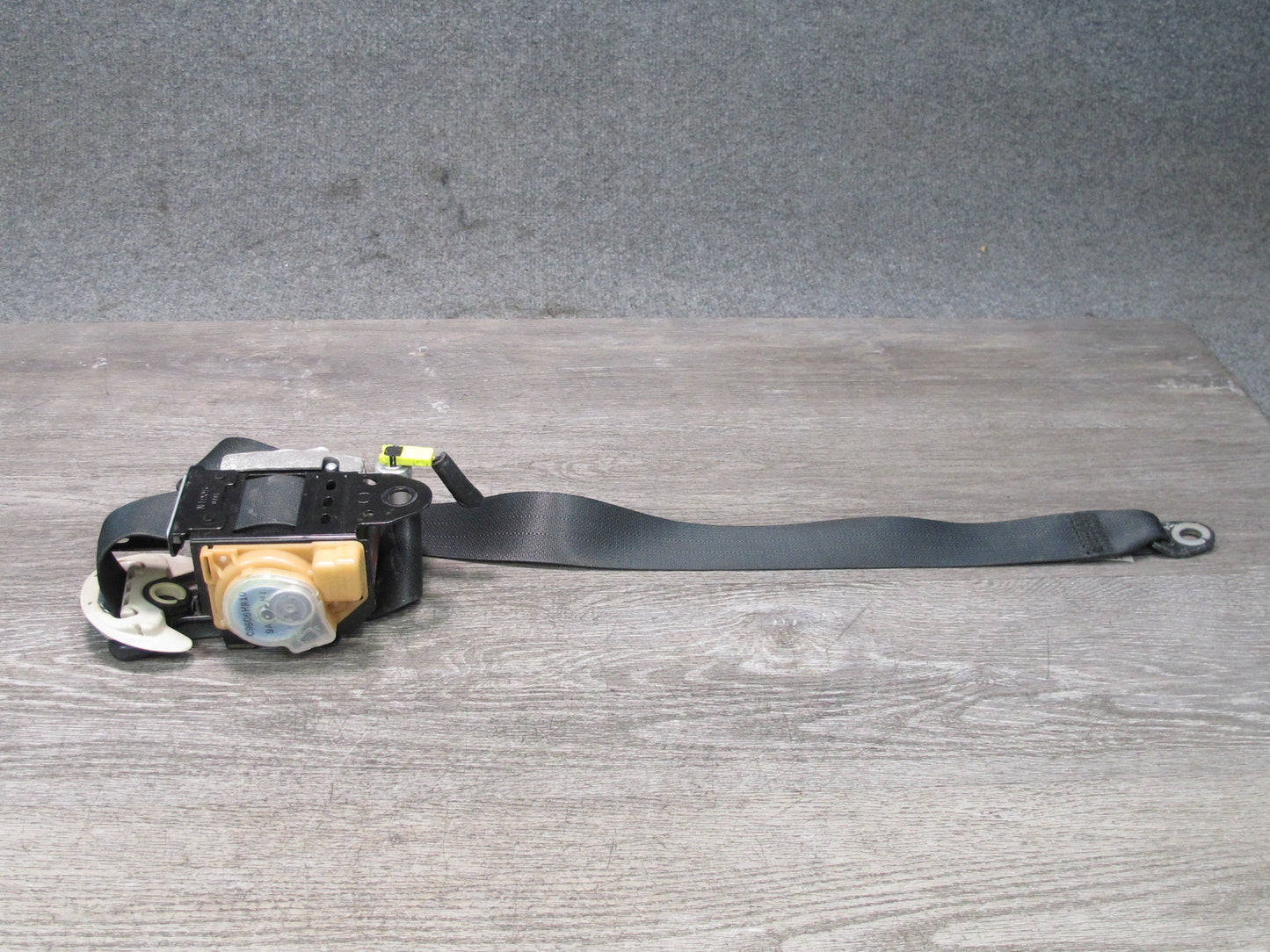 11-20 INFINITI QX56 QX80 FRONT RIGHT PASSENGER SIDE SEATBELT RETRACTOR OEM