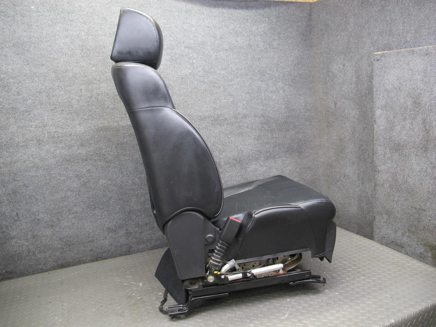 2011-2012 Infiniti QX56 Front Left & Right Side Leather Seat Black w Display Set