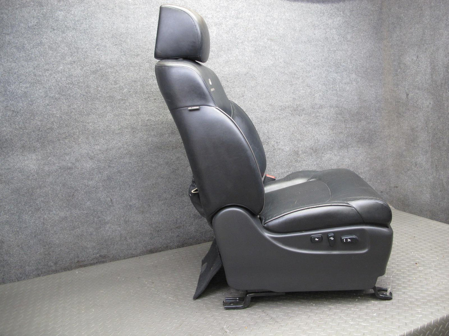 2011-2012 Infiniti QX56 Front Left & Right Side Leather Seat Black w Display Set