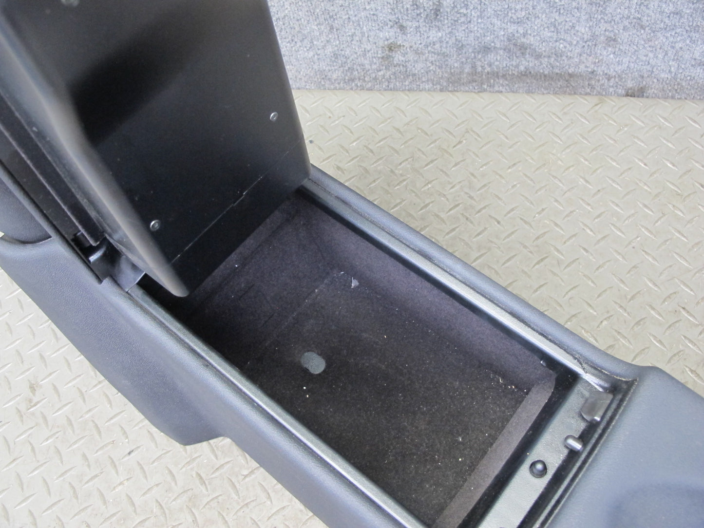 05-11 Mercedes R171 SLK Rear Center Console Compartment Storage Armrest OEM