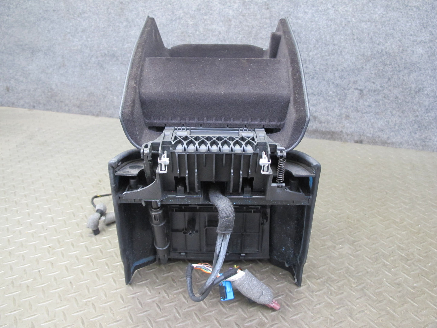 05-11 Mercedes R171 SLK Rear Center Console Compartment Storage Armrest OEM
