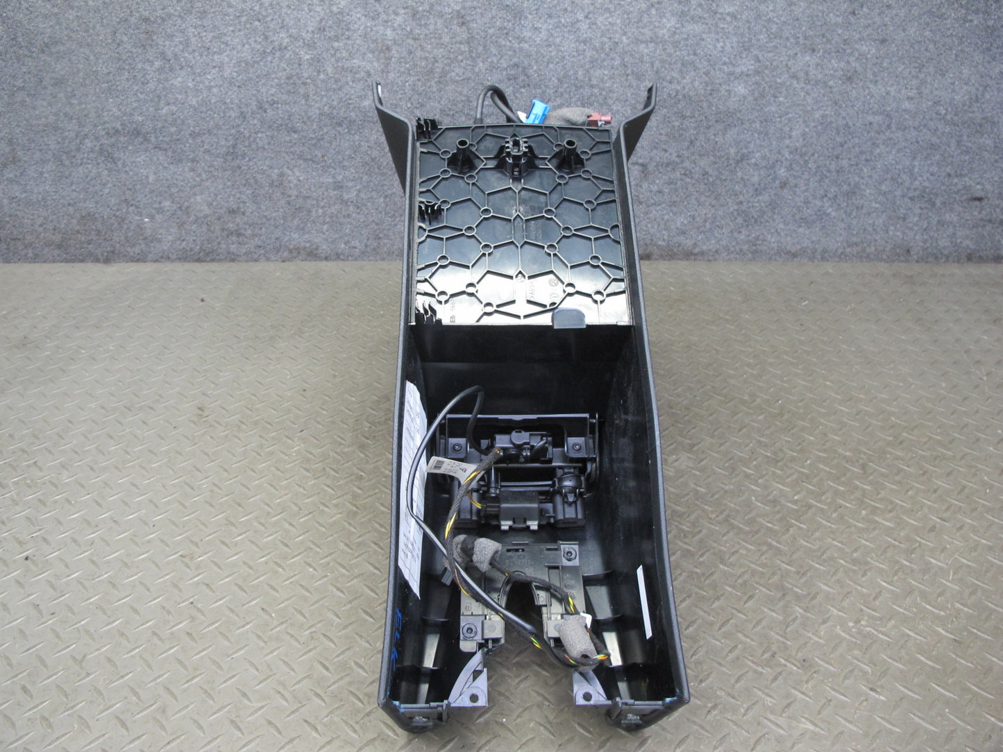 05-11 Mercedes R171 SLK Rear Center Console Compartment Storage Armrest OEM