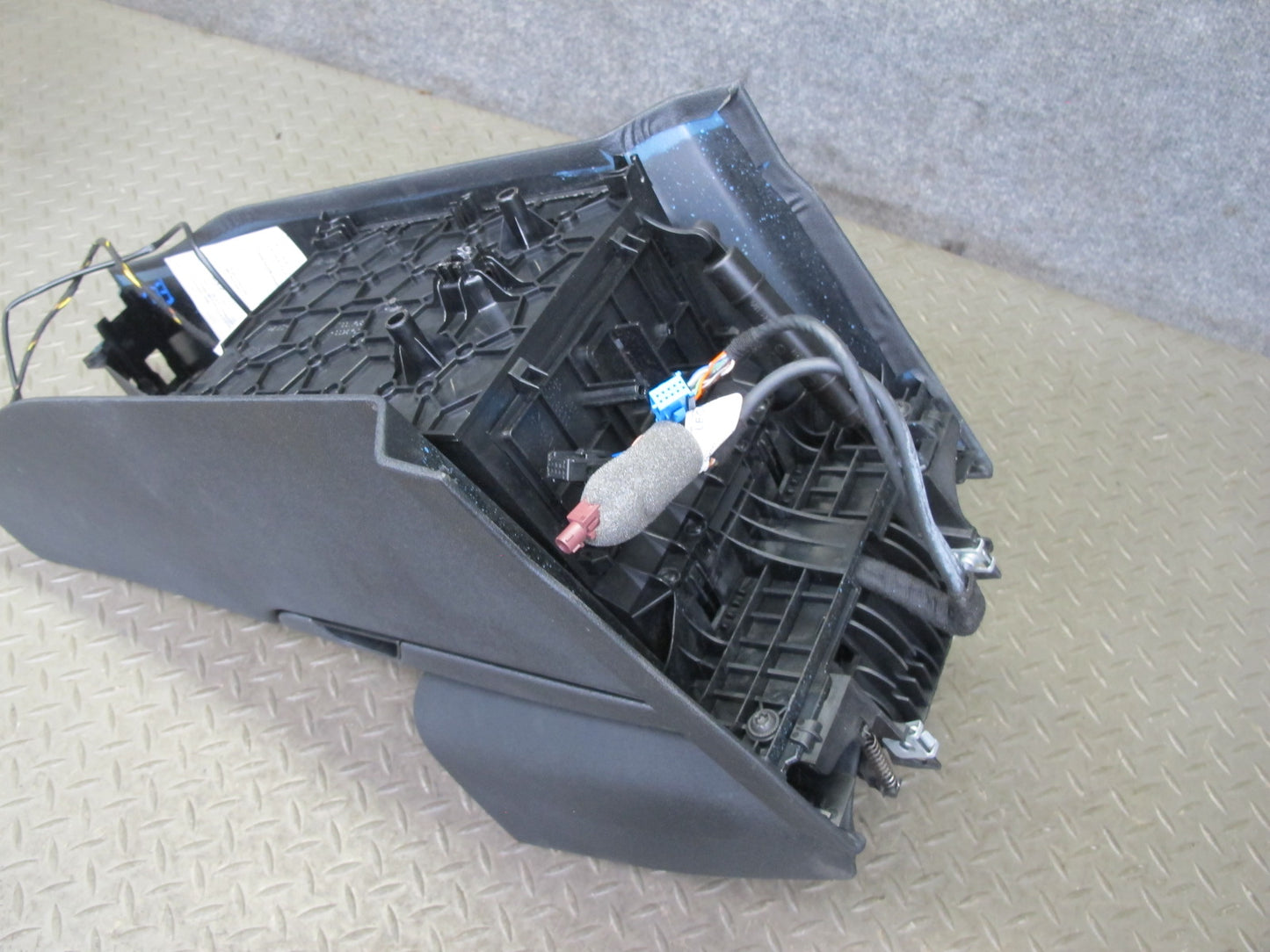 05-11 Mercedes R171 SLK Rear Center Console Compartment Storage Armrest OEM