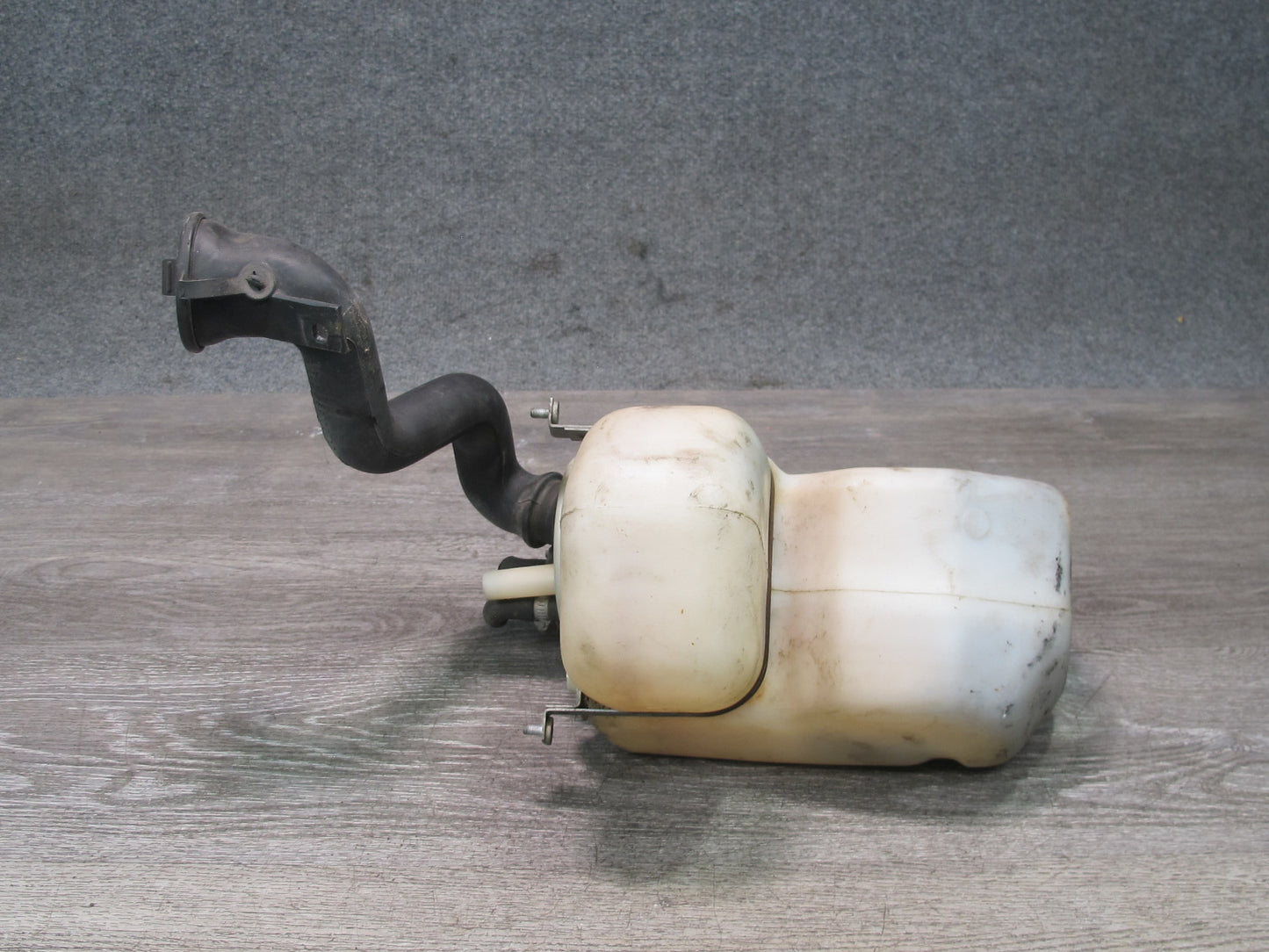 96-99 Mercedes W140 C140 Cl-class Windshield Washer Fluid Reservoir Tank OEM