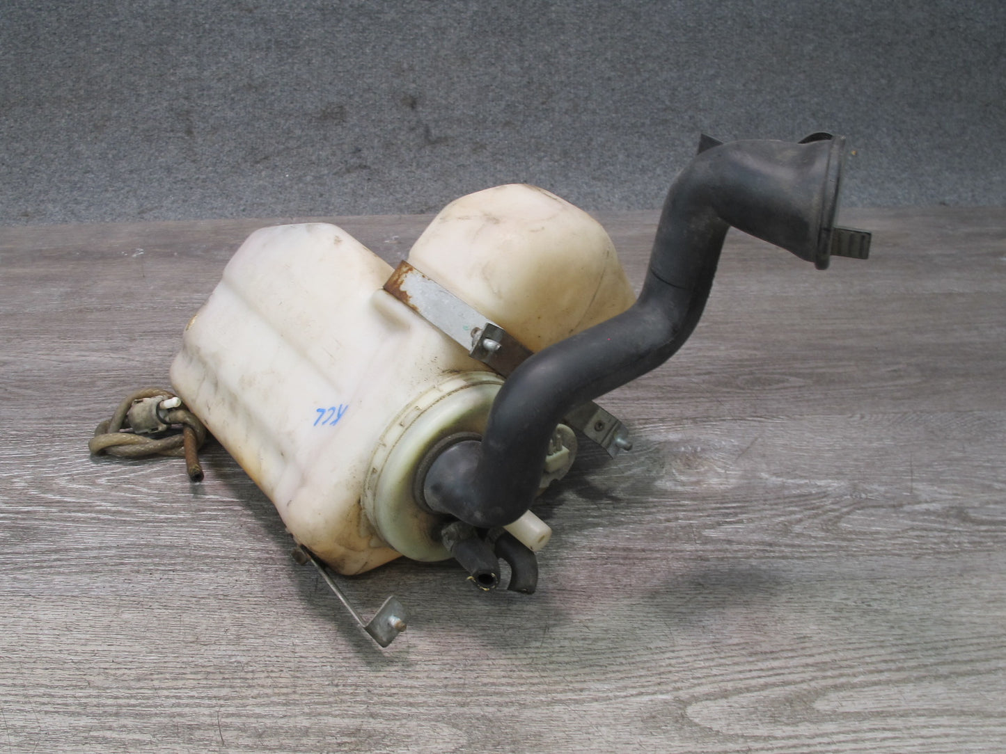 96-99 Mercedes W140 C140 Cl-class Windshield Washer Fluid Reservoir Tank OEM