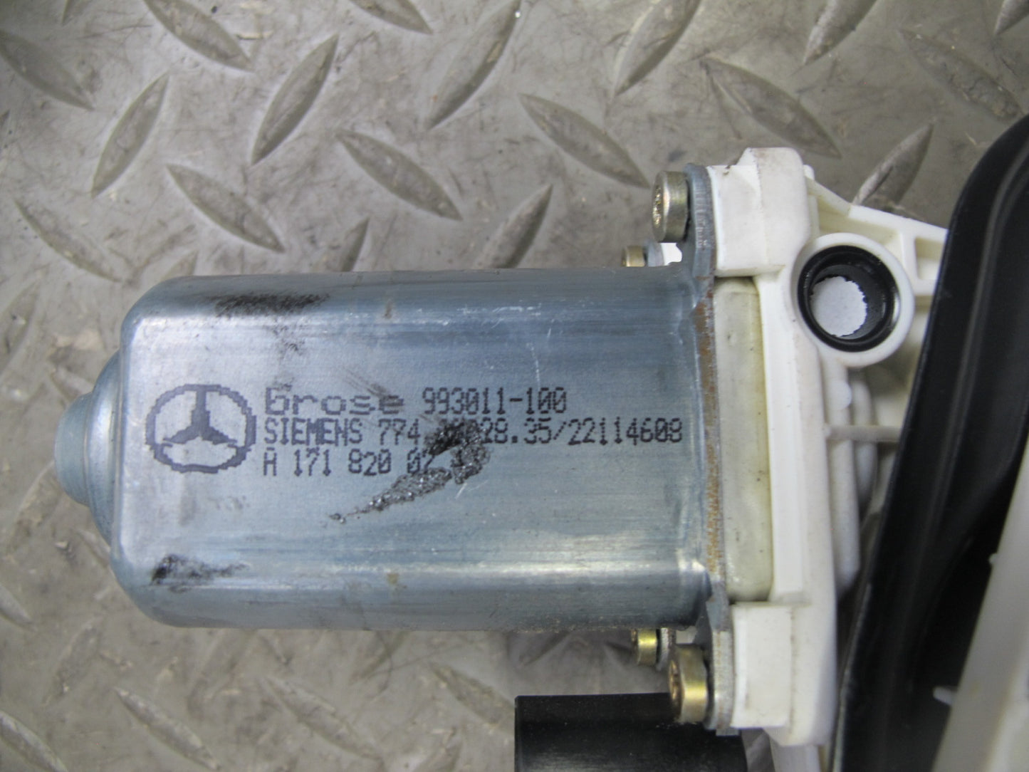 05-11 Mercedes R171 SLK Rear Right Quarter Glass Window w Regulator Motor OEM