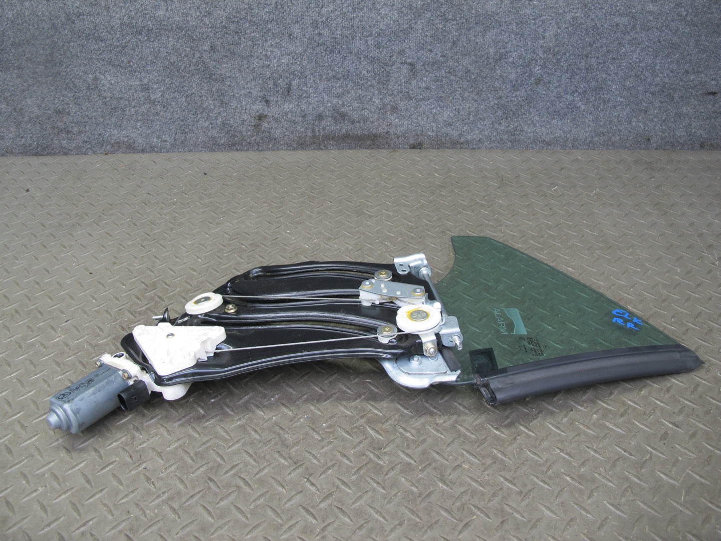 05-11 Mercedes R171 SLK Rear Right Quarter Glass Window w Regulator Motor OEM