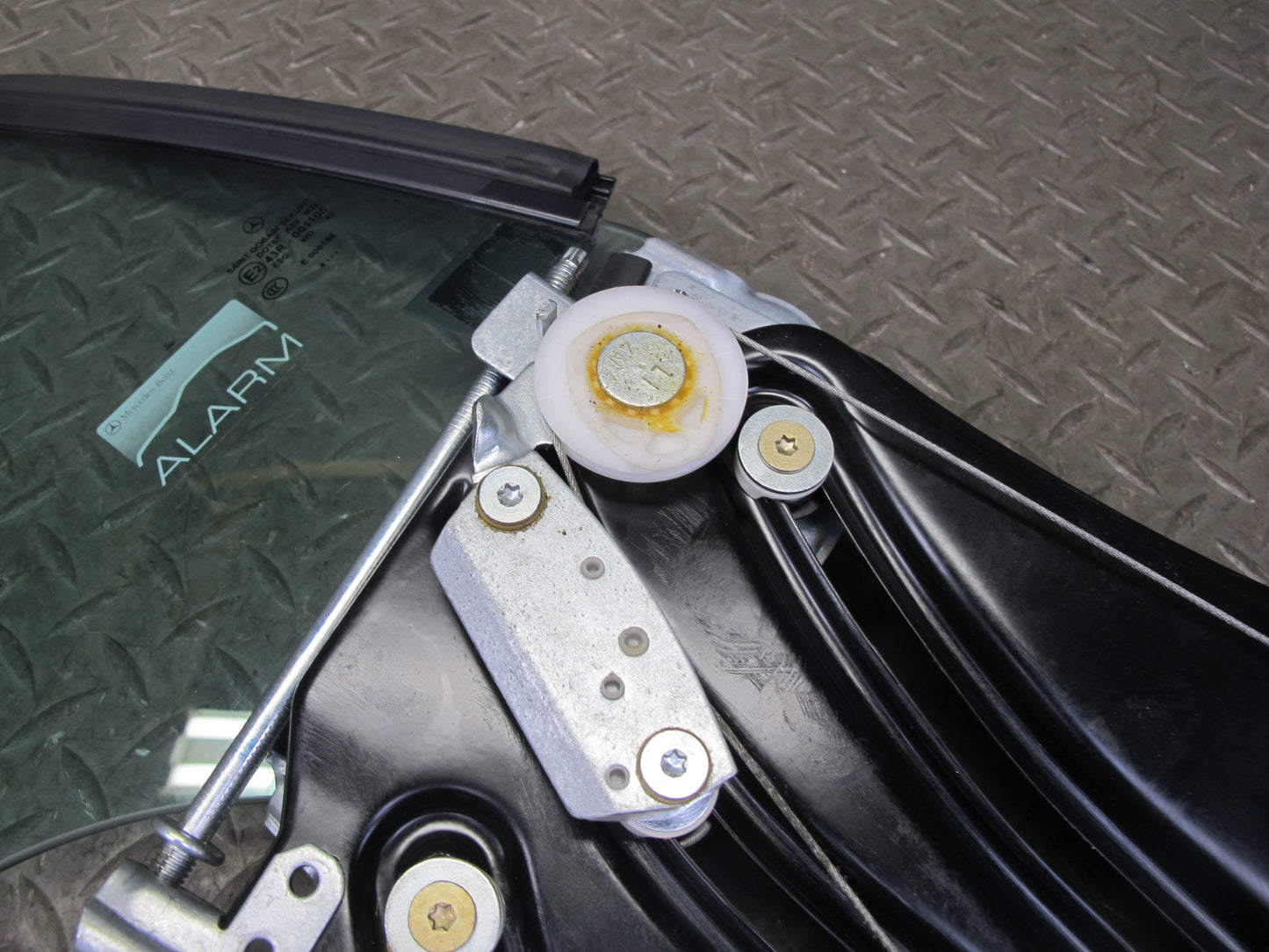 05-11 Mercedes R171 SLK Rear Right Quarter Glass Window w Regulator Motor OEM