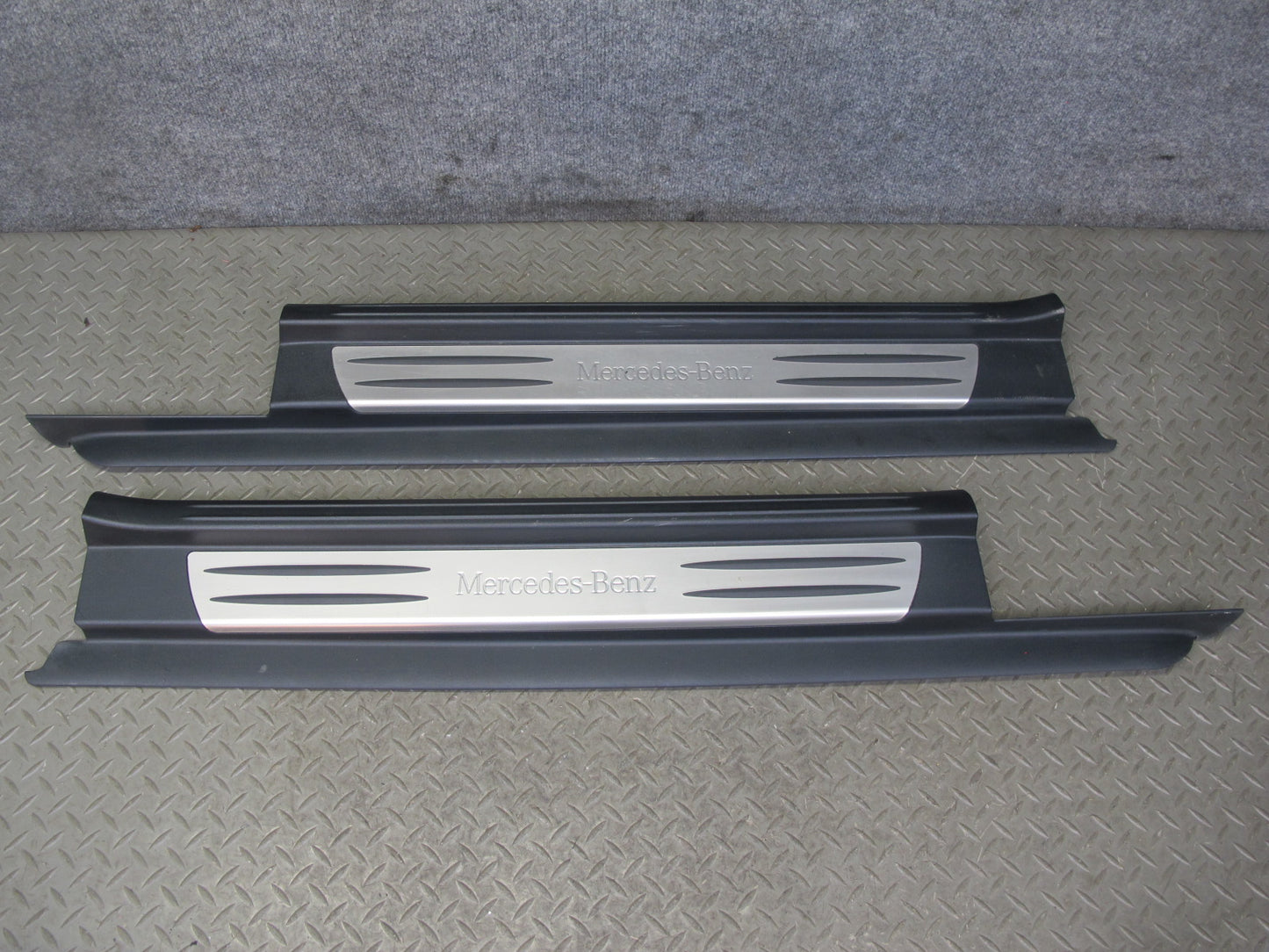 05-11 Mercedes R171 Slk-class Set of 2 Door Scuff Sill Plate Trim Panel OEM