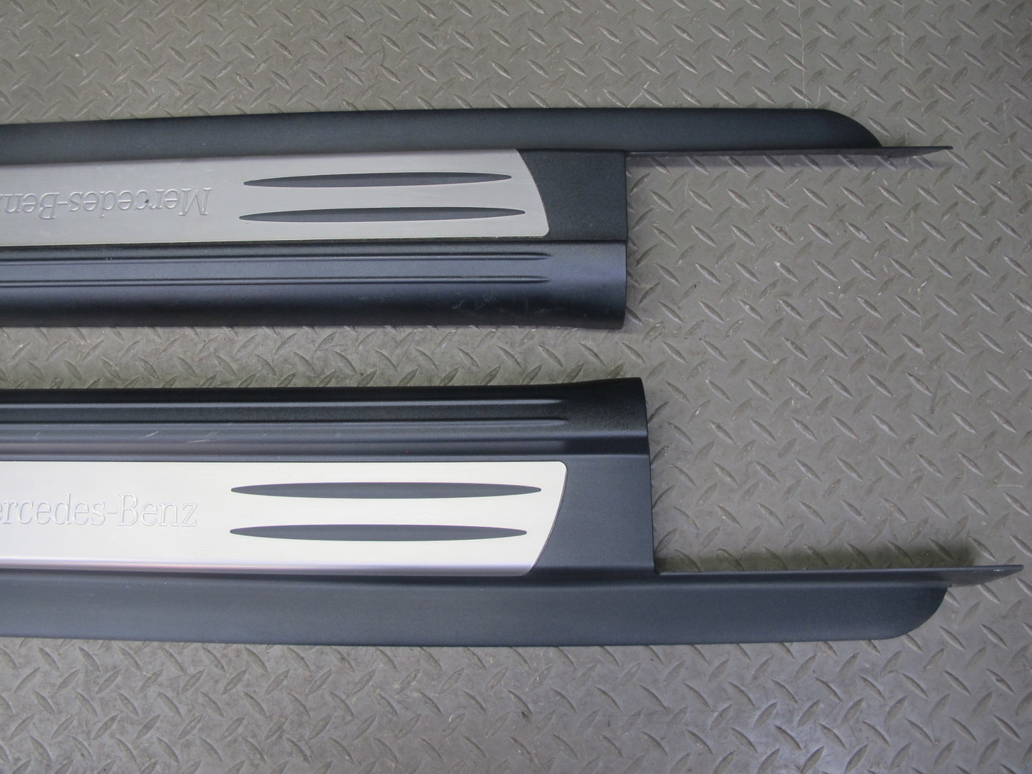05-11 Mercedes R171 Slk-class Set of 2 Door Scuff Sill Plate Trim Panel OEM
