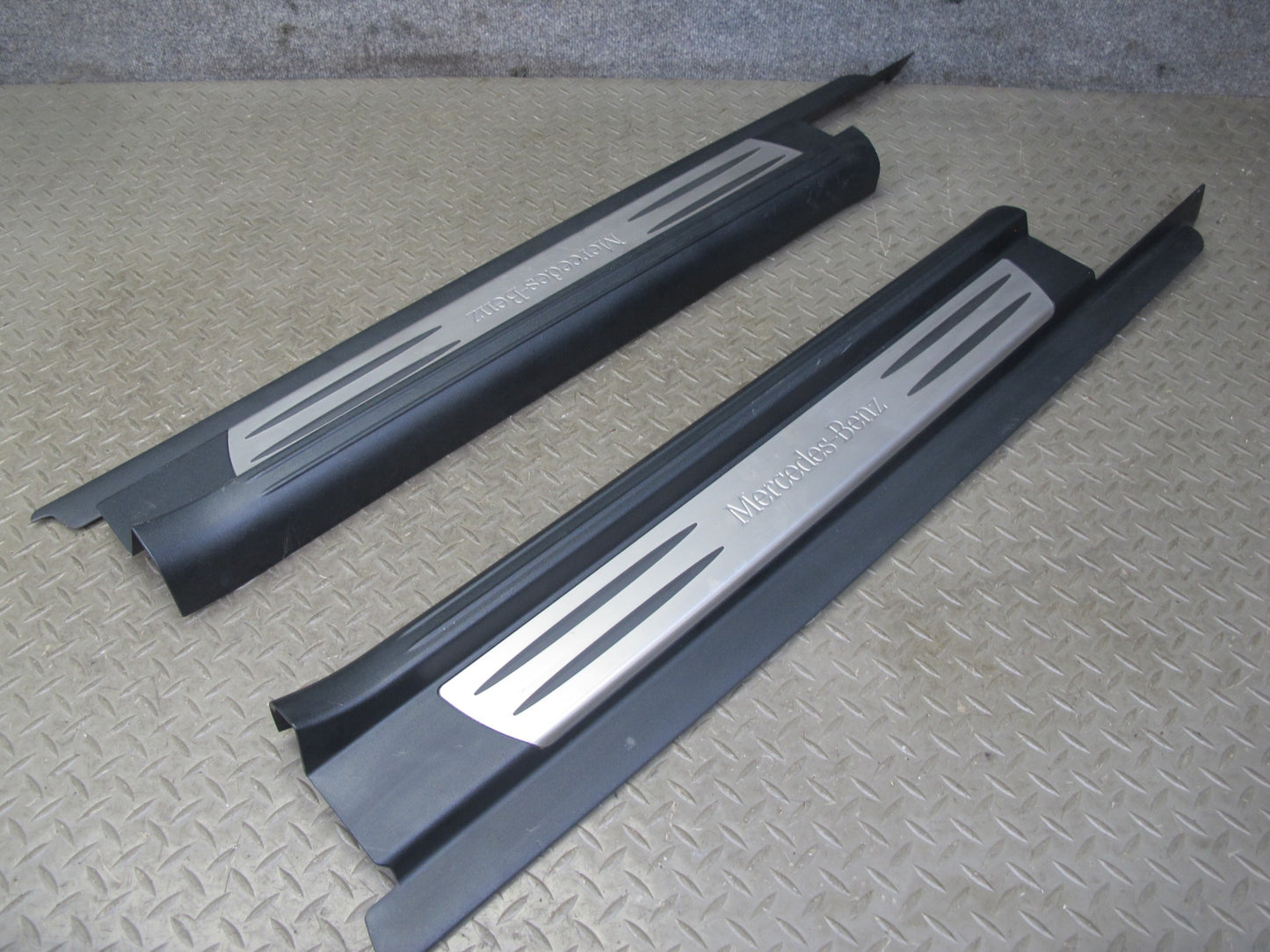 05-11 Mercedes R171 Slk-class Set of 2 Door Scuff Sill Plate Trim Panel OEM