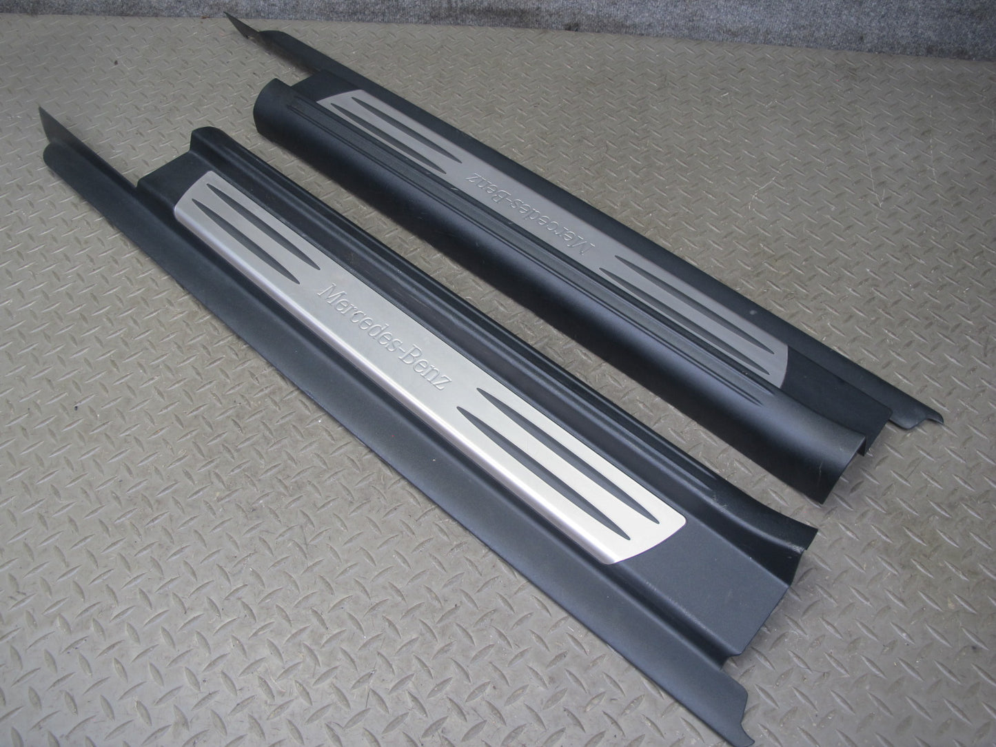 05-11 Mercedes R171 Slk-class Set of 2 Door Scuff Sill Plate Trim Panel OEM