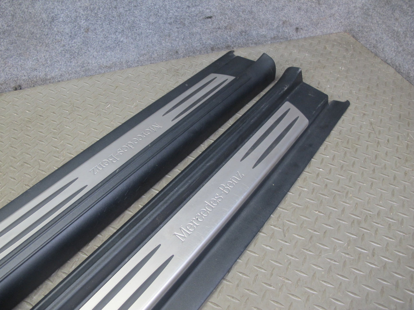 05-11 Mercedes R171 Slk-class Set of 2 Door Scuff Sill Plate Trim Panel OEM