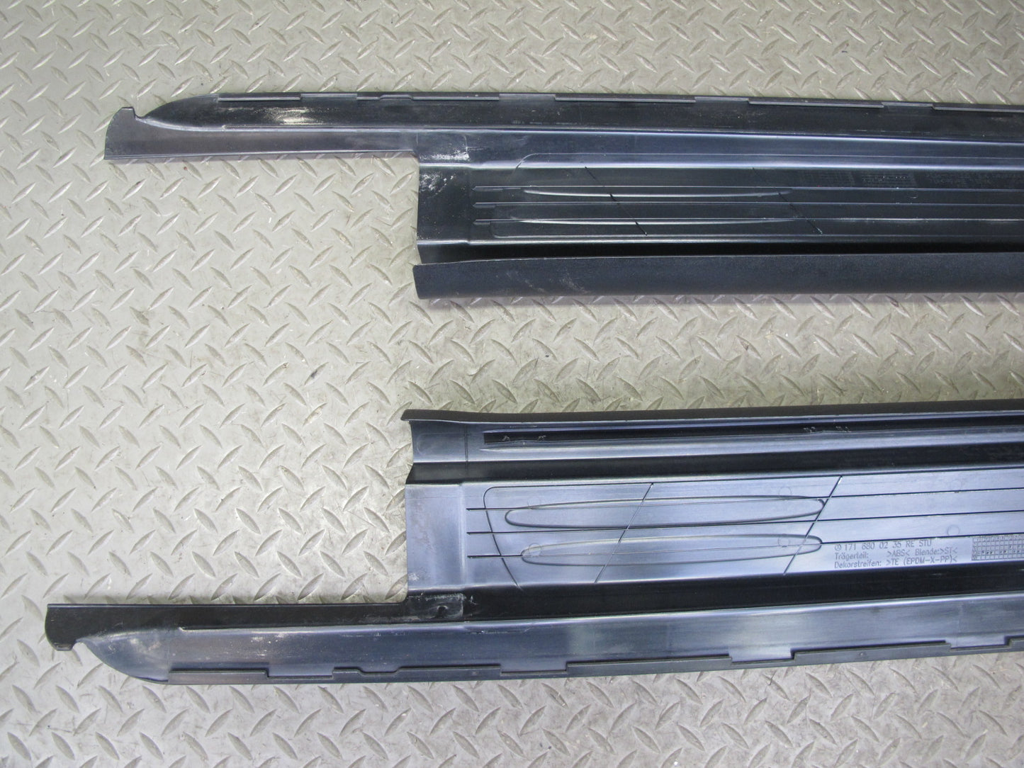 05-11 Mercedes R171 Slk-class Set of 2 Door Scuff Sill Plate Trim Panel OEM
