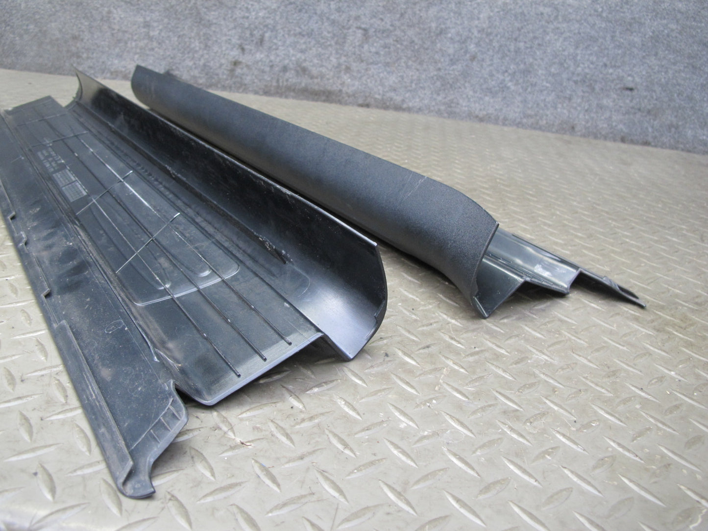 05-11 Mercedes R171 Slk-class Set of 2 Door Scuff Sill Plate Trim Panel OEM