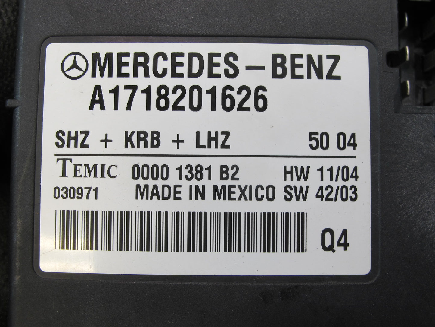 05-11 Mercedes R171 Slk-class Heated Seat Control Module 1718201626 OEM