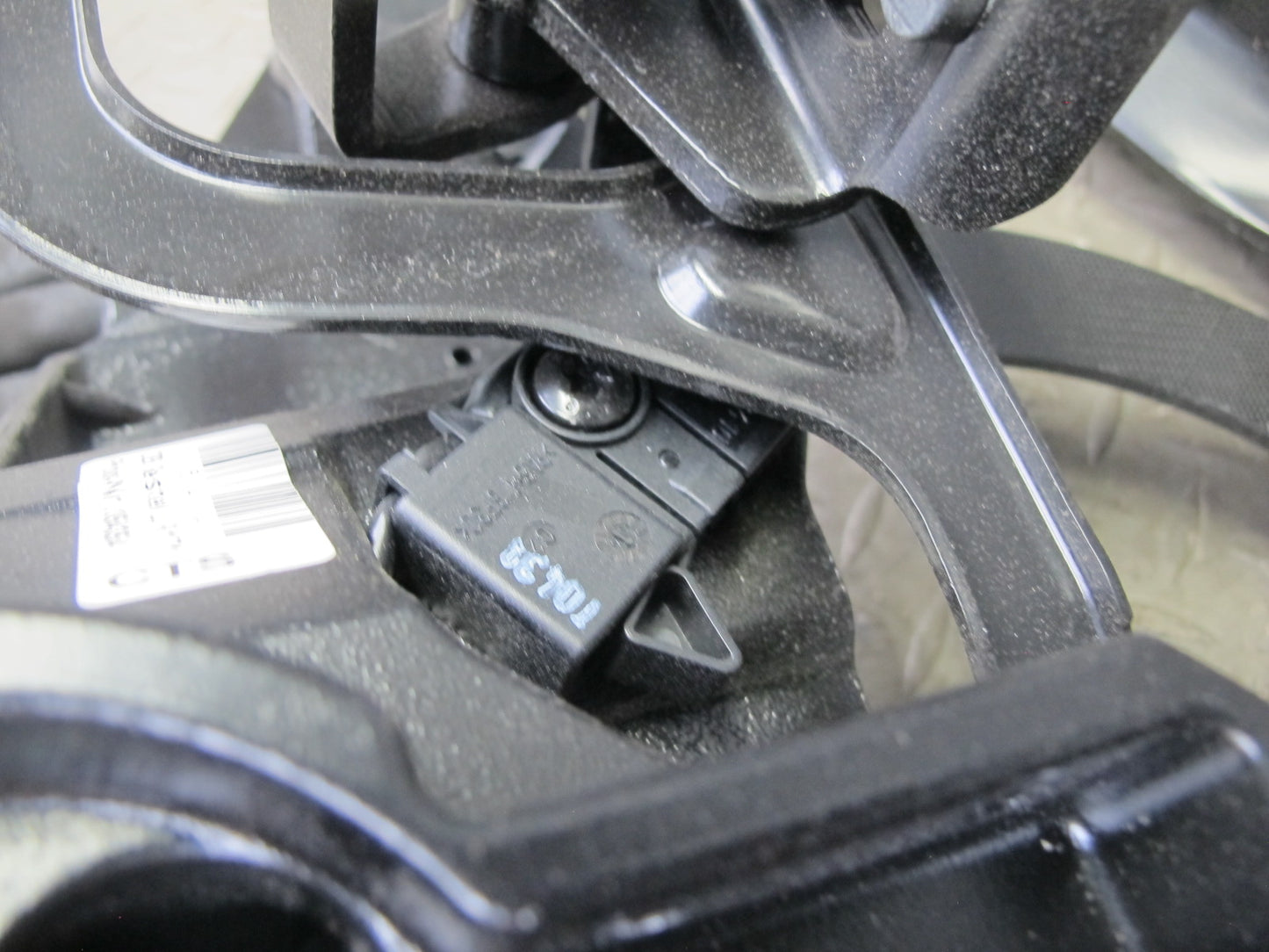 05-11 Mercedes R171 SLK Convertible Set of 2 Rear Roof Hinge Support Frame OEM