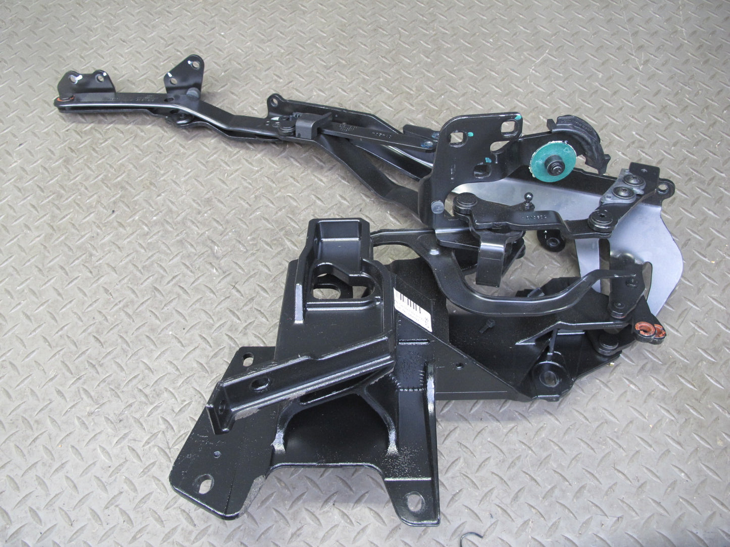 05-11 Mercedes R171 SLK Convertible Set of 2 Rear Roof Hinge Support Frame OEM