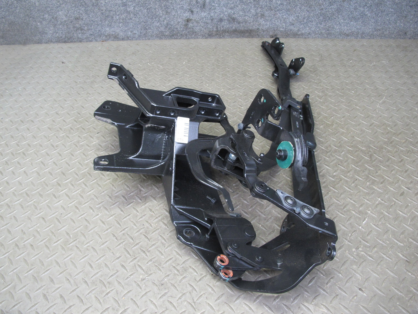 05-11 Mercedes R171 SLK Convertible Set of 2 Rear Roof Hinge Support Frame OEM