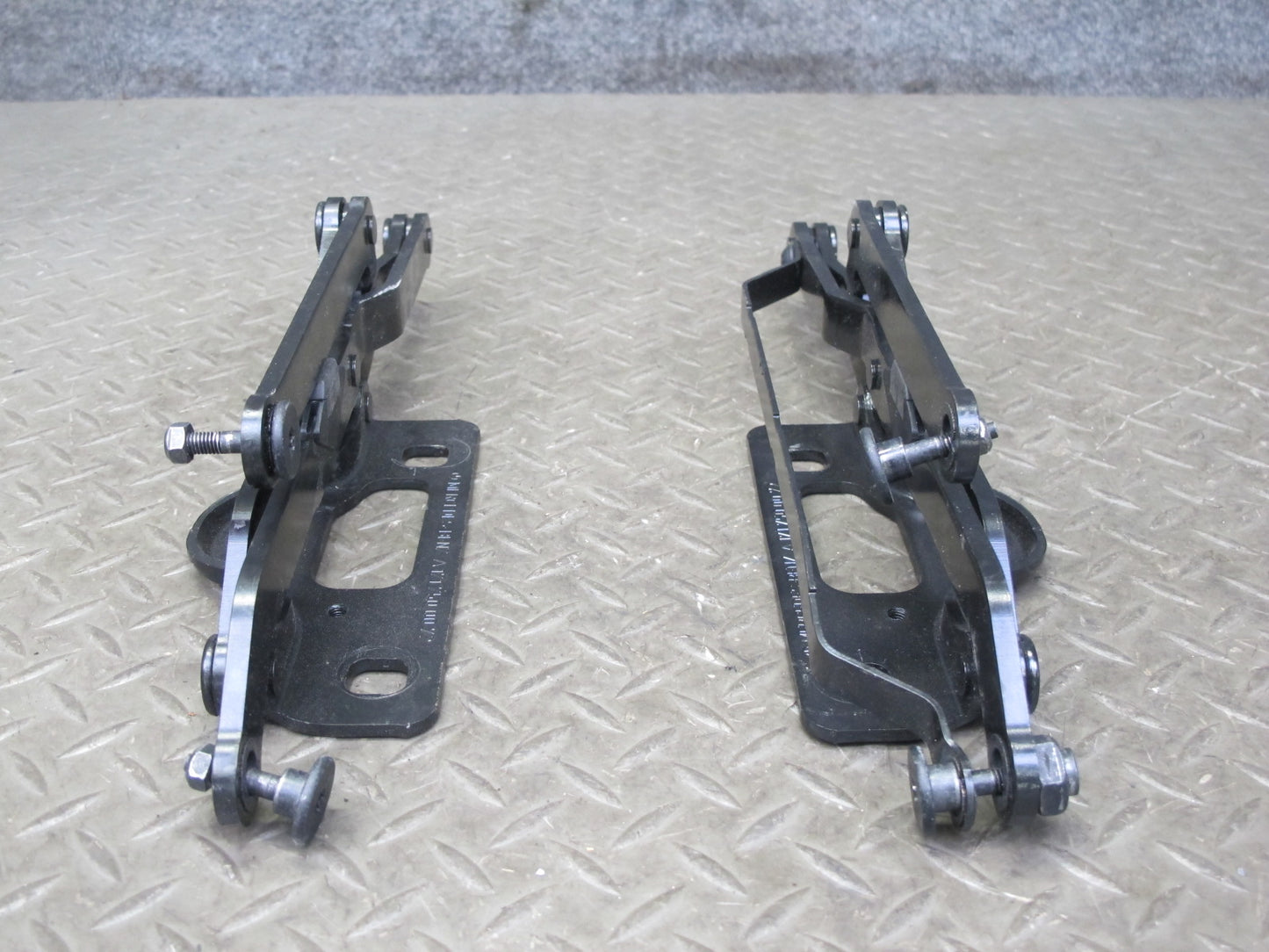 05-11 Mercedes R171 Slk-class Set of 2 Rear Left & Right Trunk Lid Hinge OEM