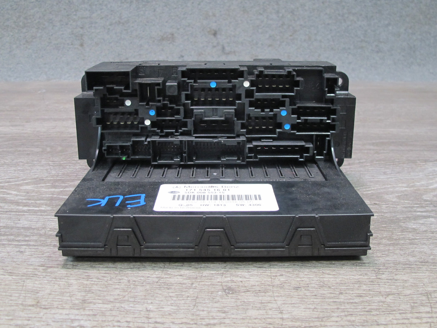 05-11 Mercedes R171 Slk-class Front SAM Fuse Relay Box Module 1715451601 OEM