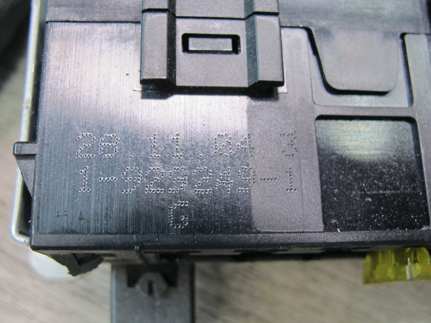 05-11 Mercedes R171 Slk-class Rear SAM Fuse Relay Box Module 1715450101 OEM