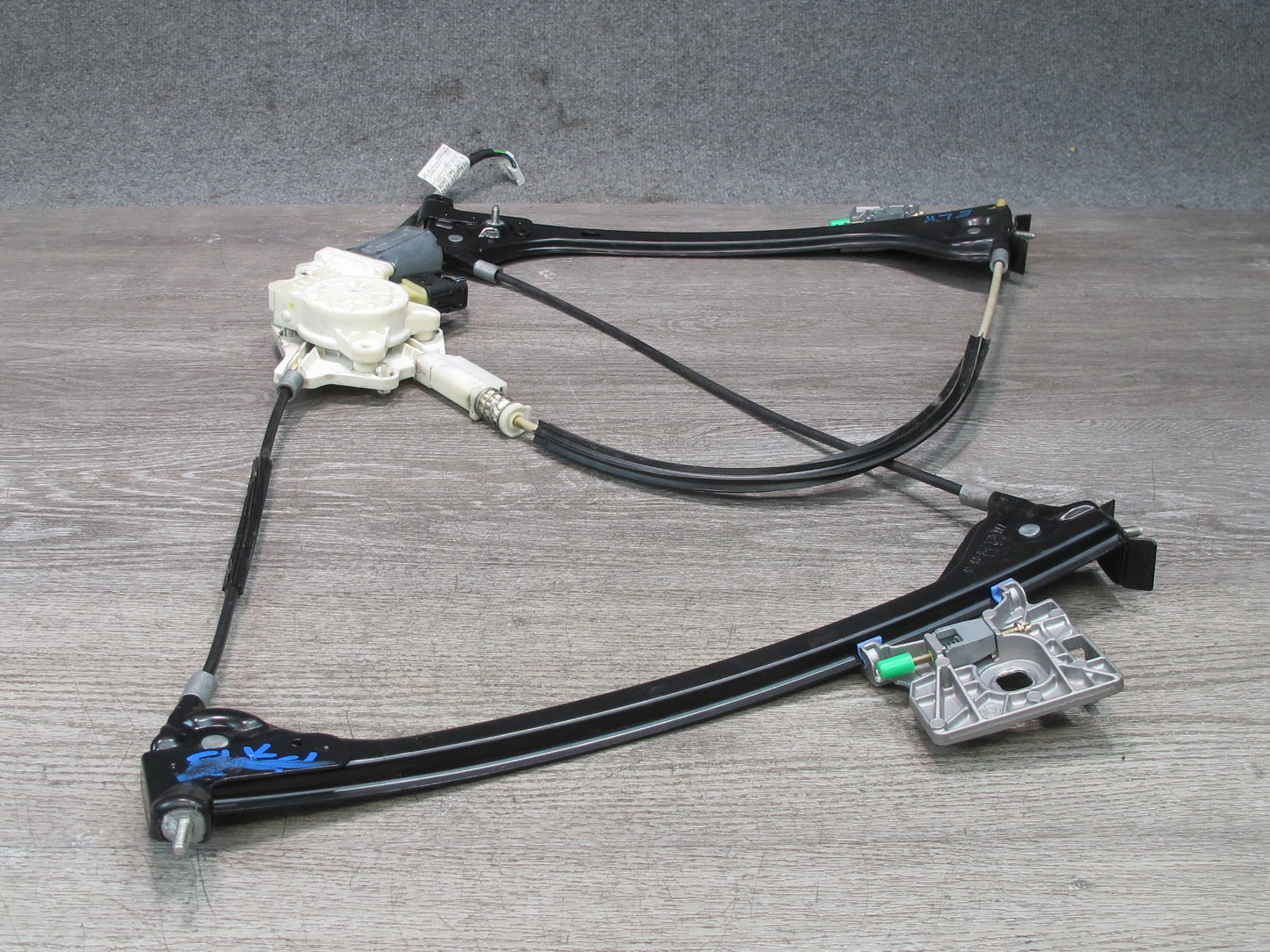 05-11 Mercedes R171 Slk-class Left Door Window Regulator w Motor 1717200346 OEM