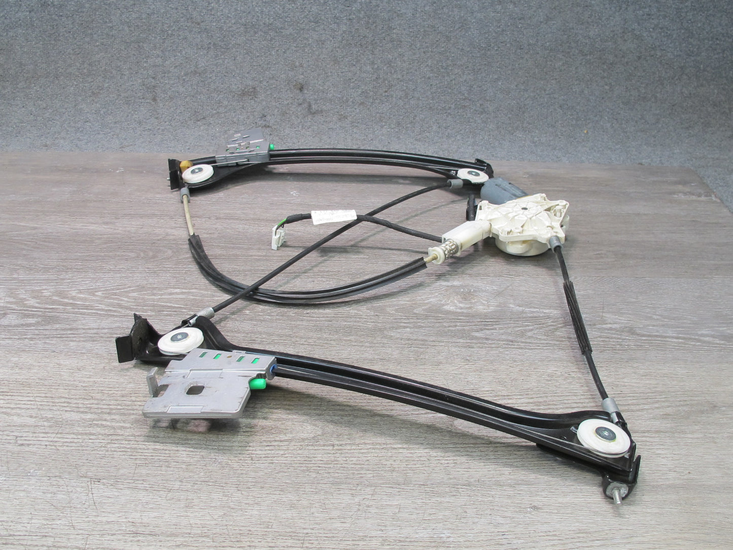 05-11 Mercedes R171 Slk-class Left Door Window Regulator w Motor 1717200346 OEM