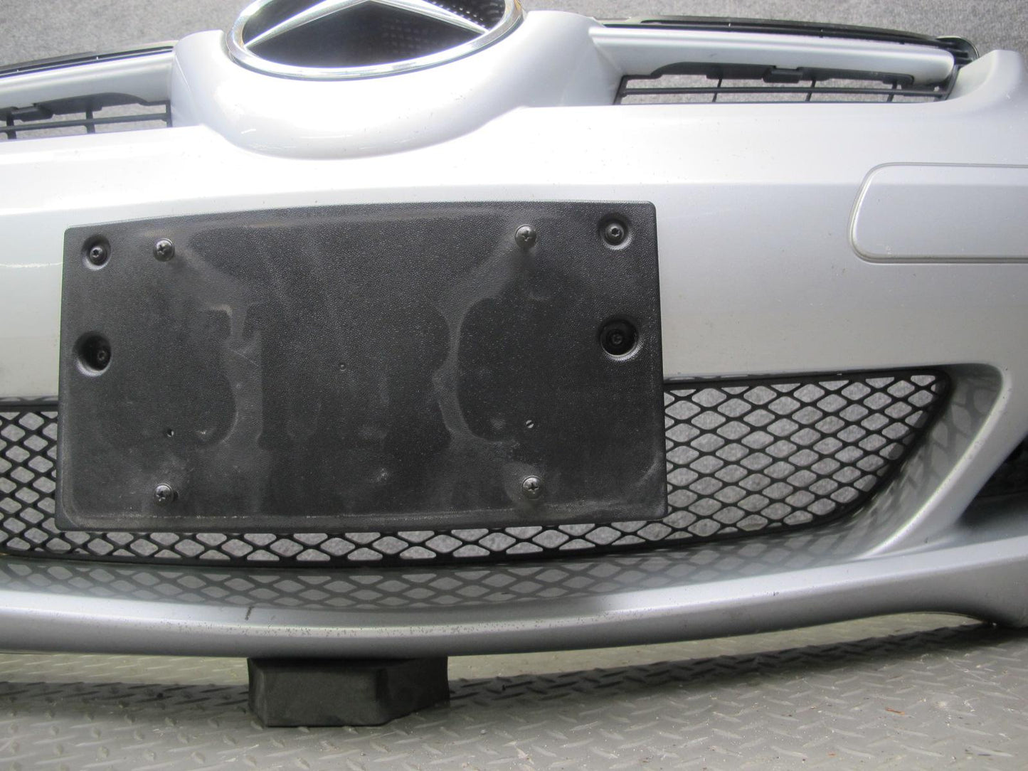 05-08 Mercedes R171 Slk-class Front Bumper Cover w Grilles & Fog Lights OEM