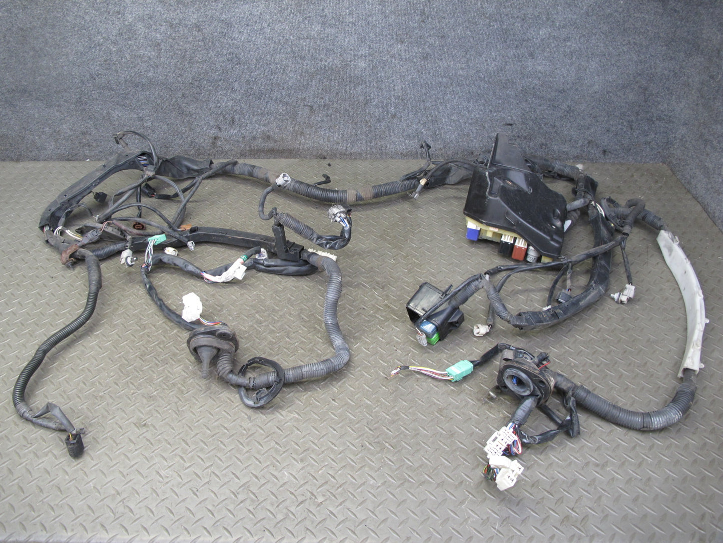 1998 Lexus JZZ31L SC300 2JZGE A/T Engine Bay Fusebox w Wire Wiring Harness OEM