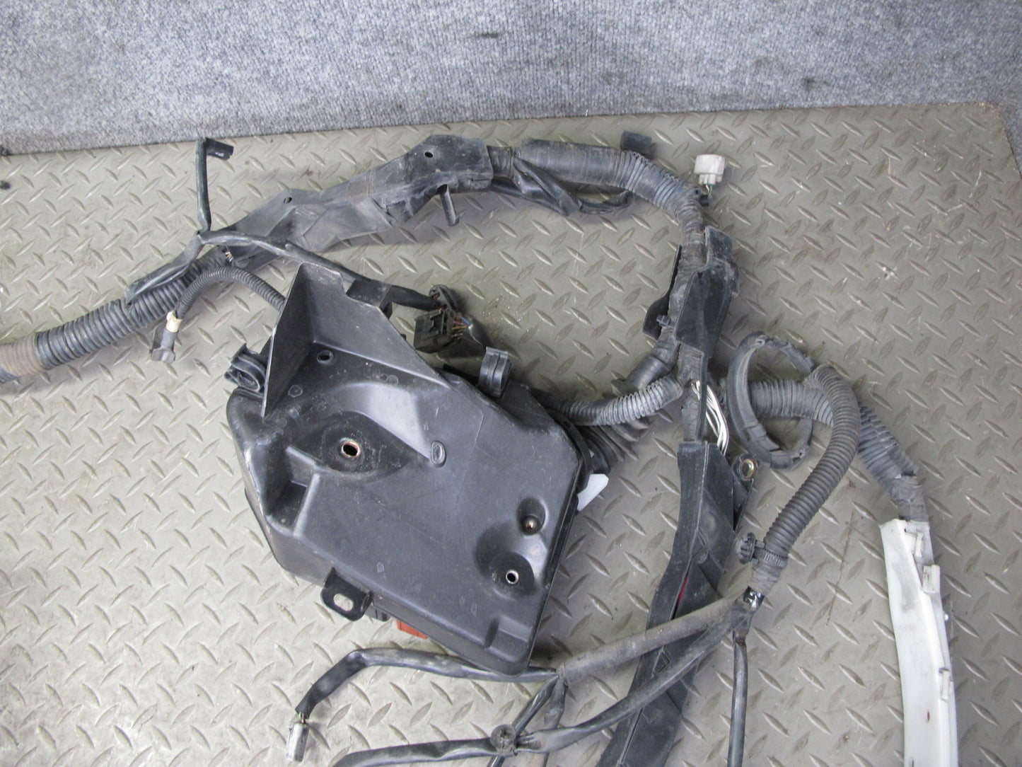1998 Lexus JZZ31L SC300 2JZGE A/T Engine Bay Fusebox w Wire Wiring Harness OEM