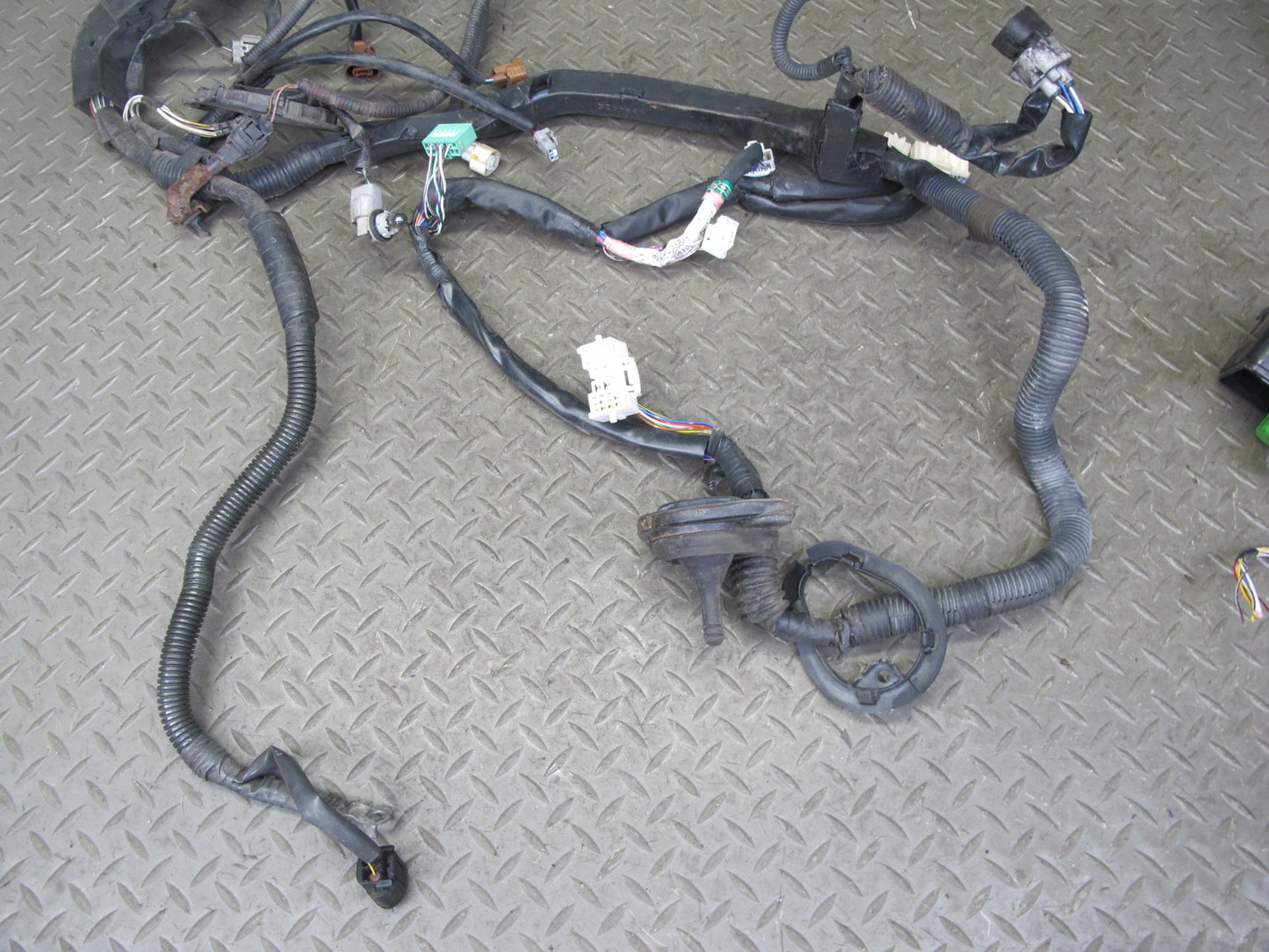 1998 Lexus JZZ31L SC300 2JZGE A/T Engine Bay Fusebox w Wire Wiring Harness OEM