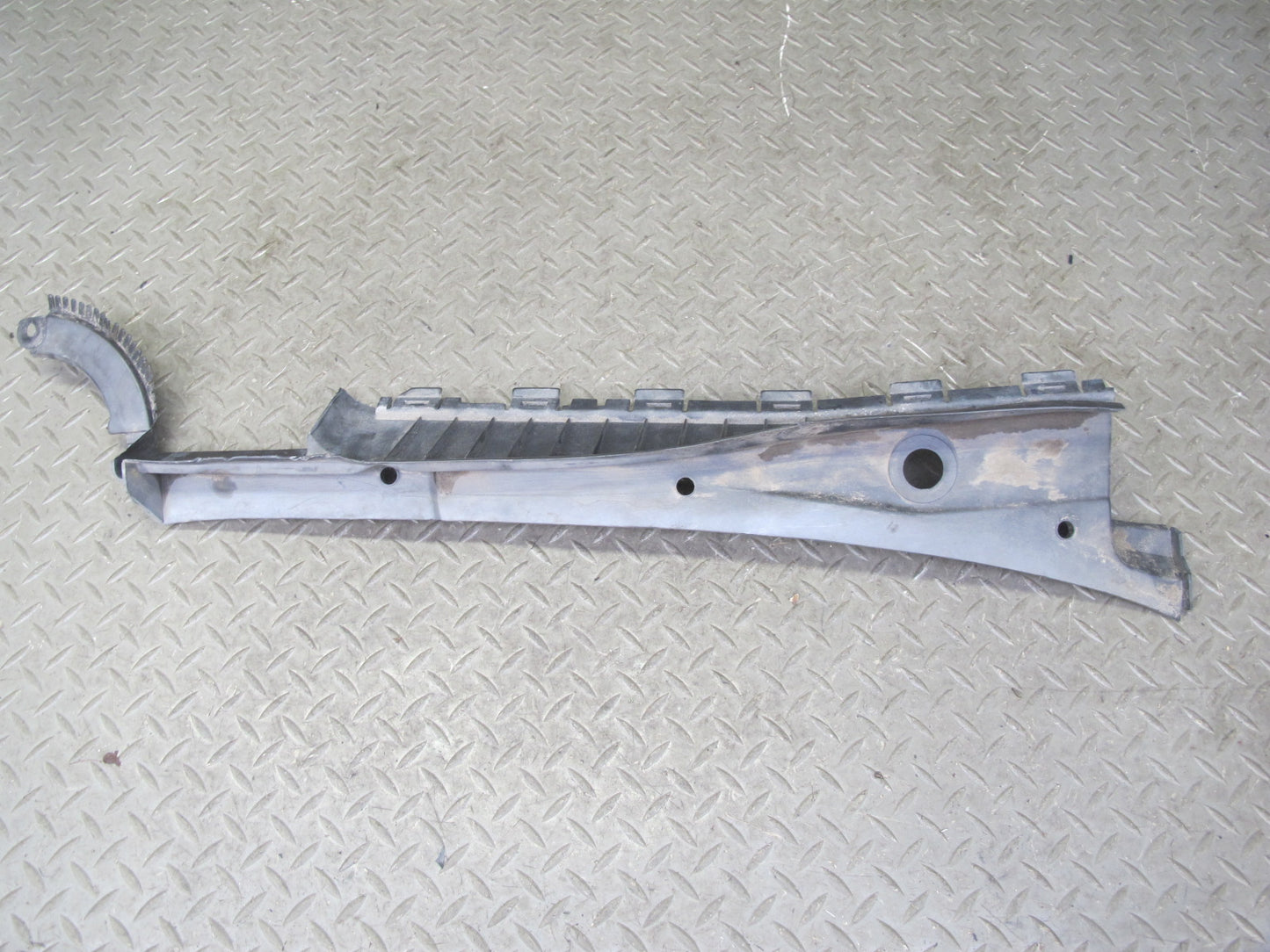 96-99 Mercedes W140 C140 Cl-class Windshield Wiper Cowl Vent Trim Panel Set