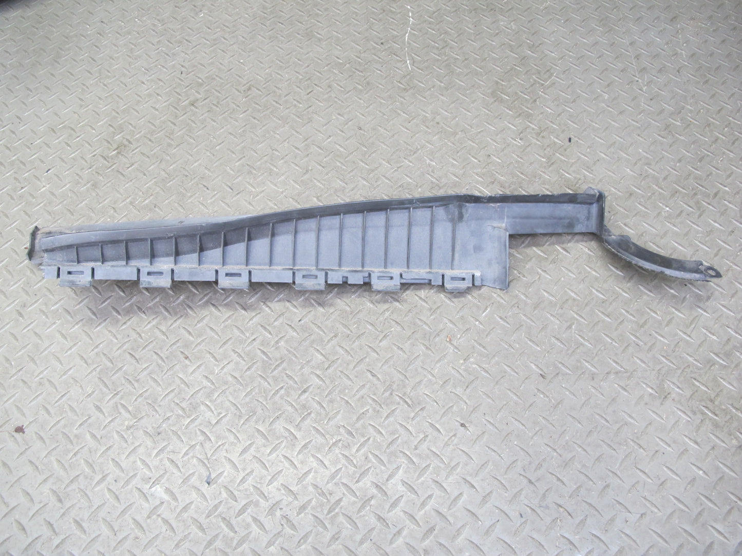 96-99 Mercedes W140 C140 Cl-class Windshield Wiper Cowl Vent Trim Panel Set