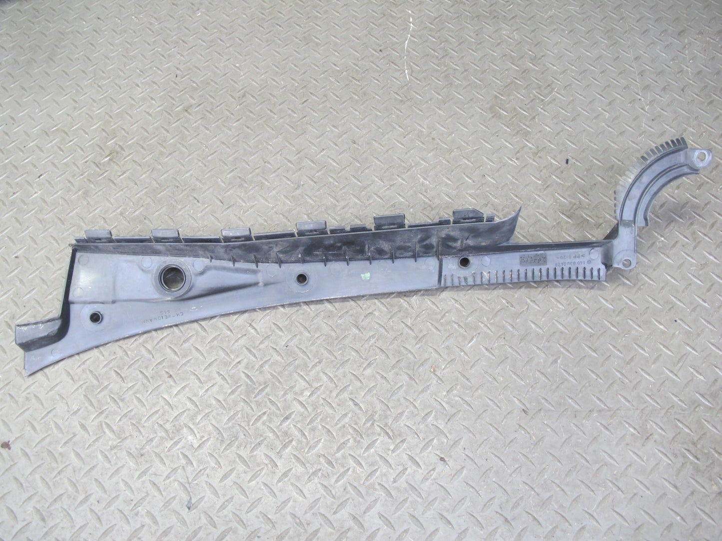 96-99 Mercedes W140 C140 Cl-class Windshield Wiper Cowl Vent Trim Panel Set