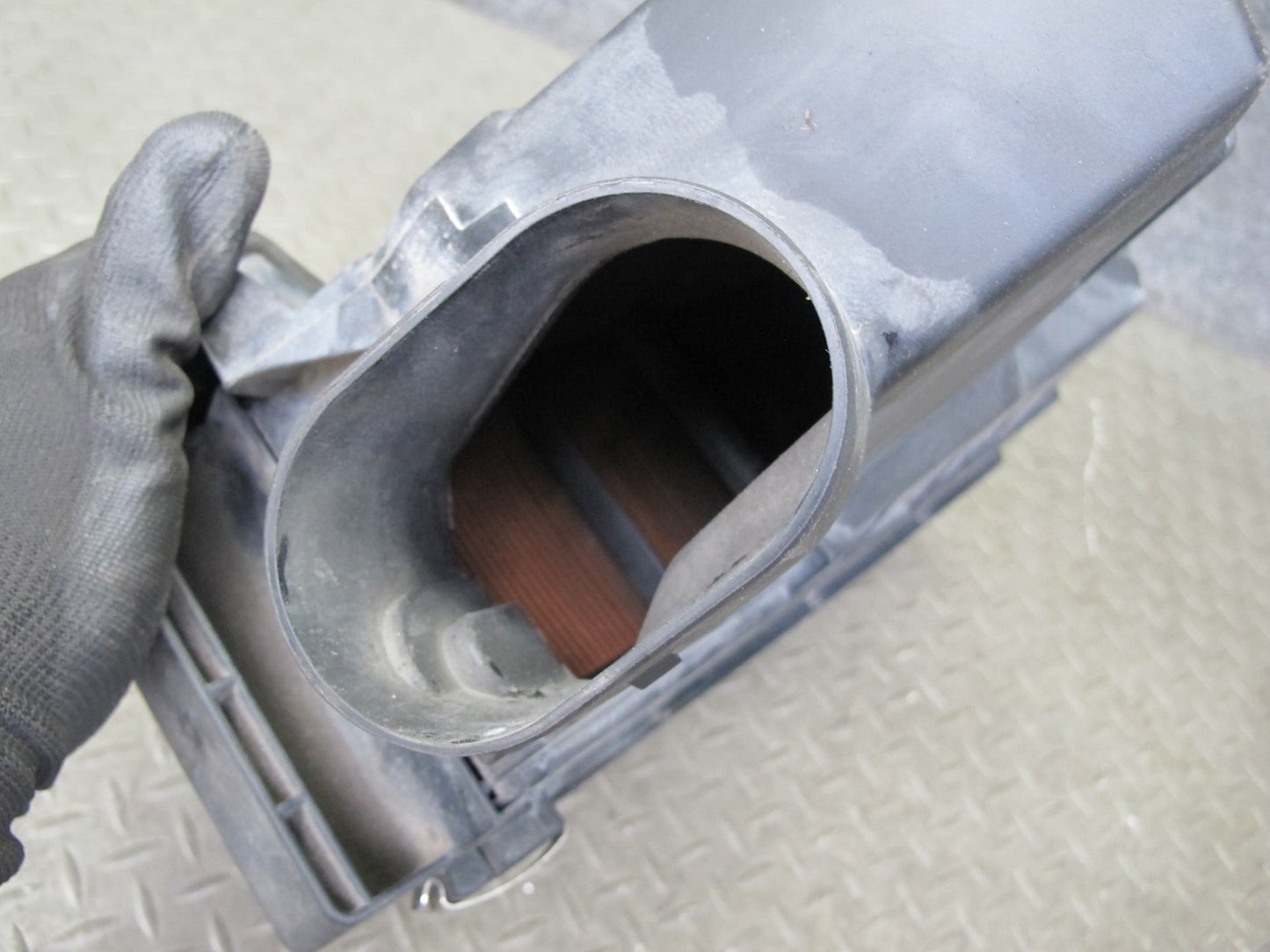 96-99 Mercedes W140 C140 CL600 S600 Left Air Intake Cleaner Filter Box OEM