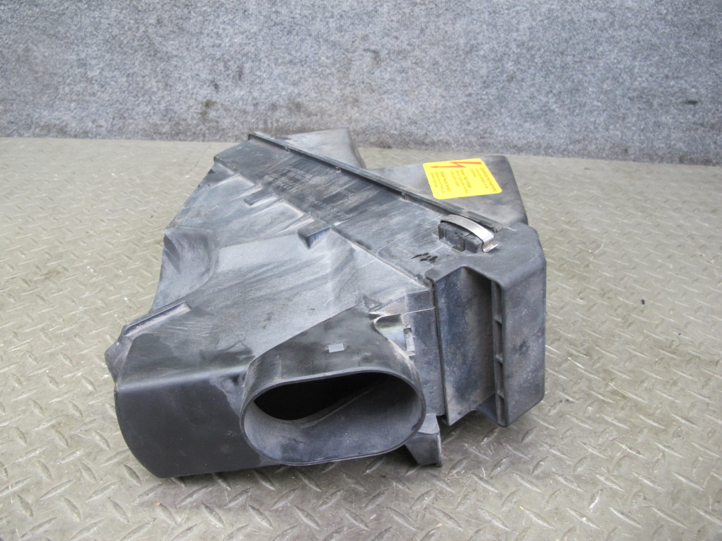 96-99 Mercedes W140 C140 CL600 S600 Left Air Intake Cleaner Filter Box OEM